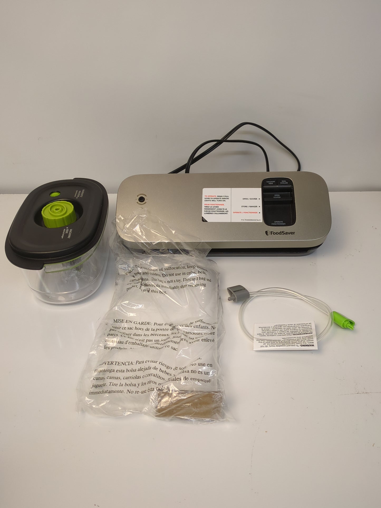 FOODSAVER SPACE SAVING - Retail $79