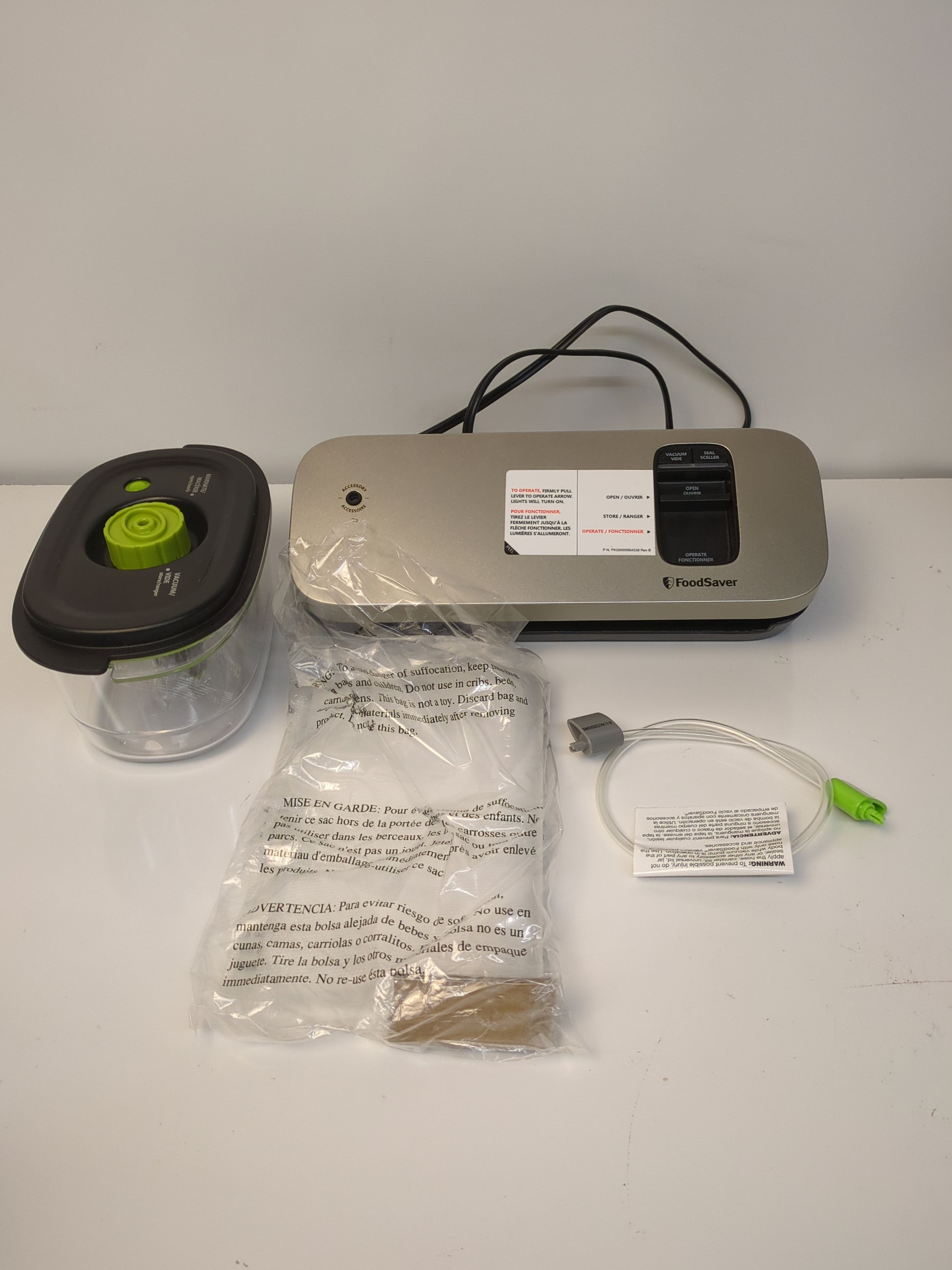 FOODSAVER SPACE SAVING - Retail $79