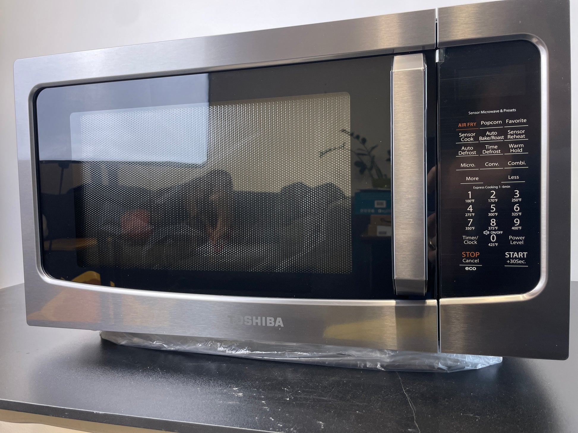 Toshiba 4-in-1 ML-EC42P(BS) Countertop Microwave Oven, Smart Sensor, Convection, Air Fryer Combo, Mute Function, Position Memory 13.6" Turntable, 1.5 Cu Ft, 1500W, Black - Retail $243