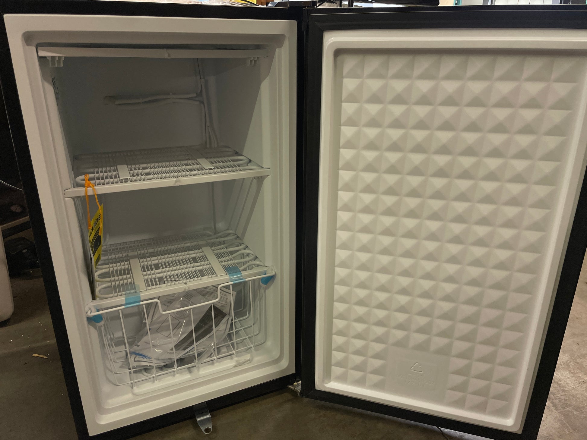 Midea MRU03M2ABB Upright Freezer Large Black, 3.0 Cubic Feet - Retail $224