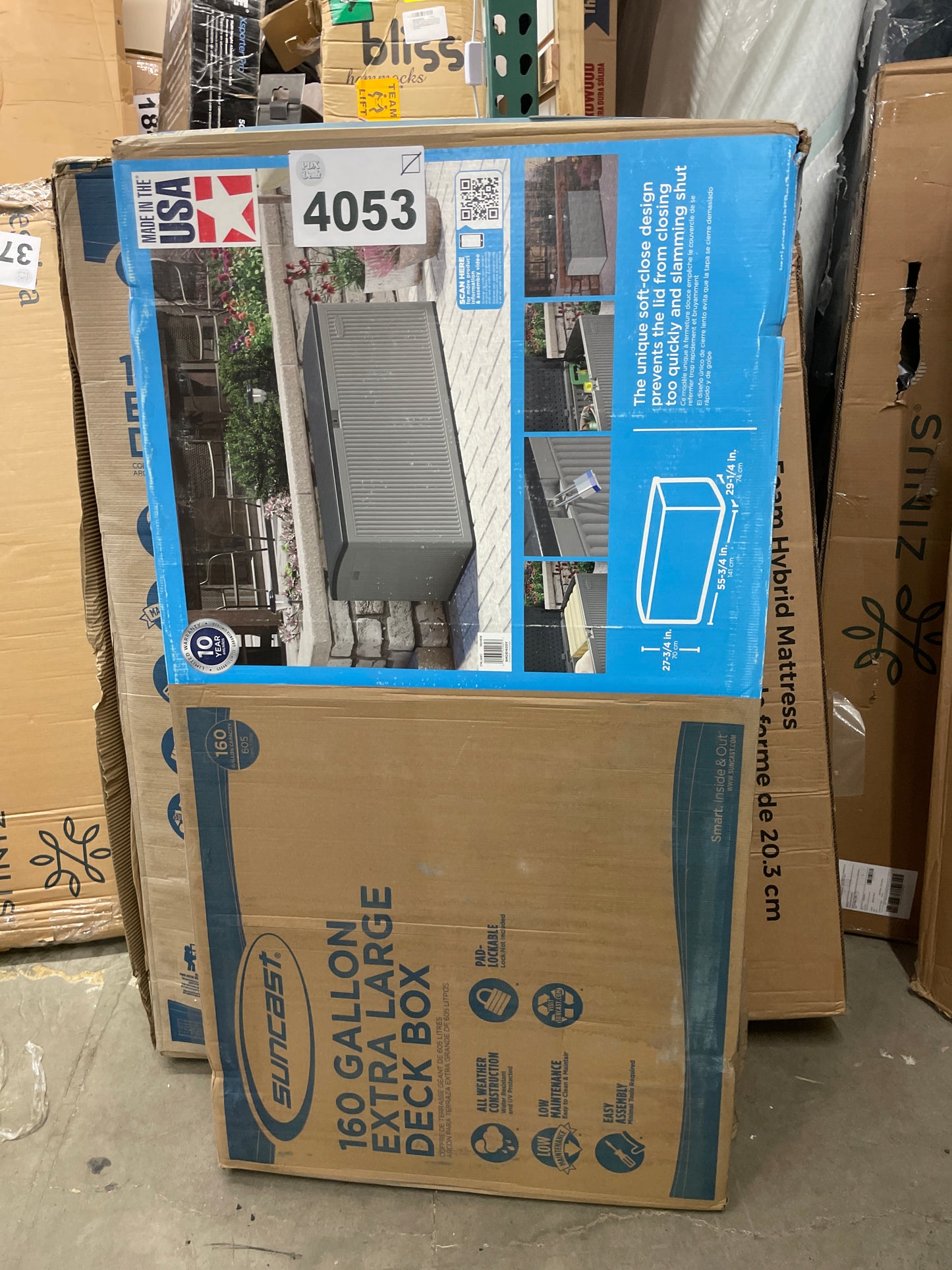 Suncast 160 Gallon Resin Deck Box - Retail $129