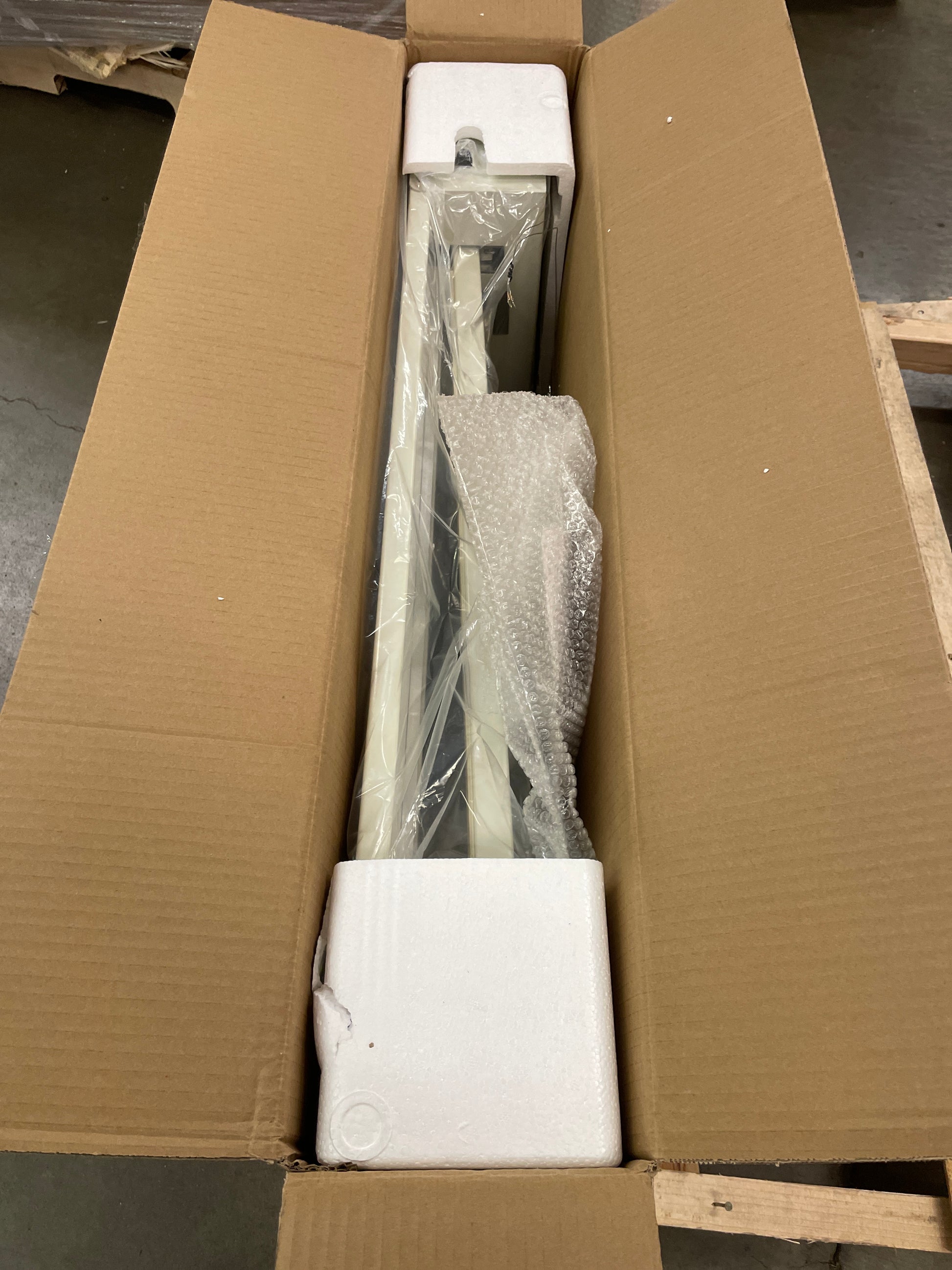 BestEquip 24" I-Bar Shrink Wrap Machine, 800W Shrink Wrap Sealer with Heat Gun, Shrink Film Shrink Wrap Sealer Compatible with PVC POF Film - Retail $279