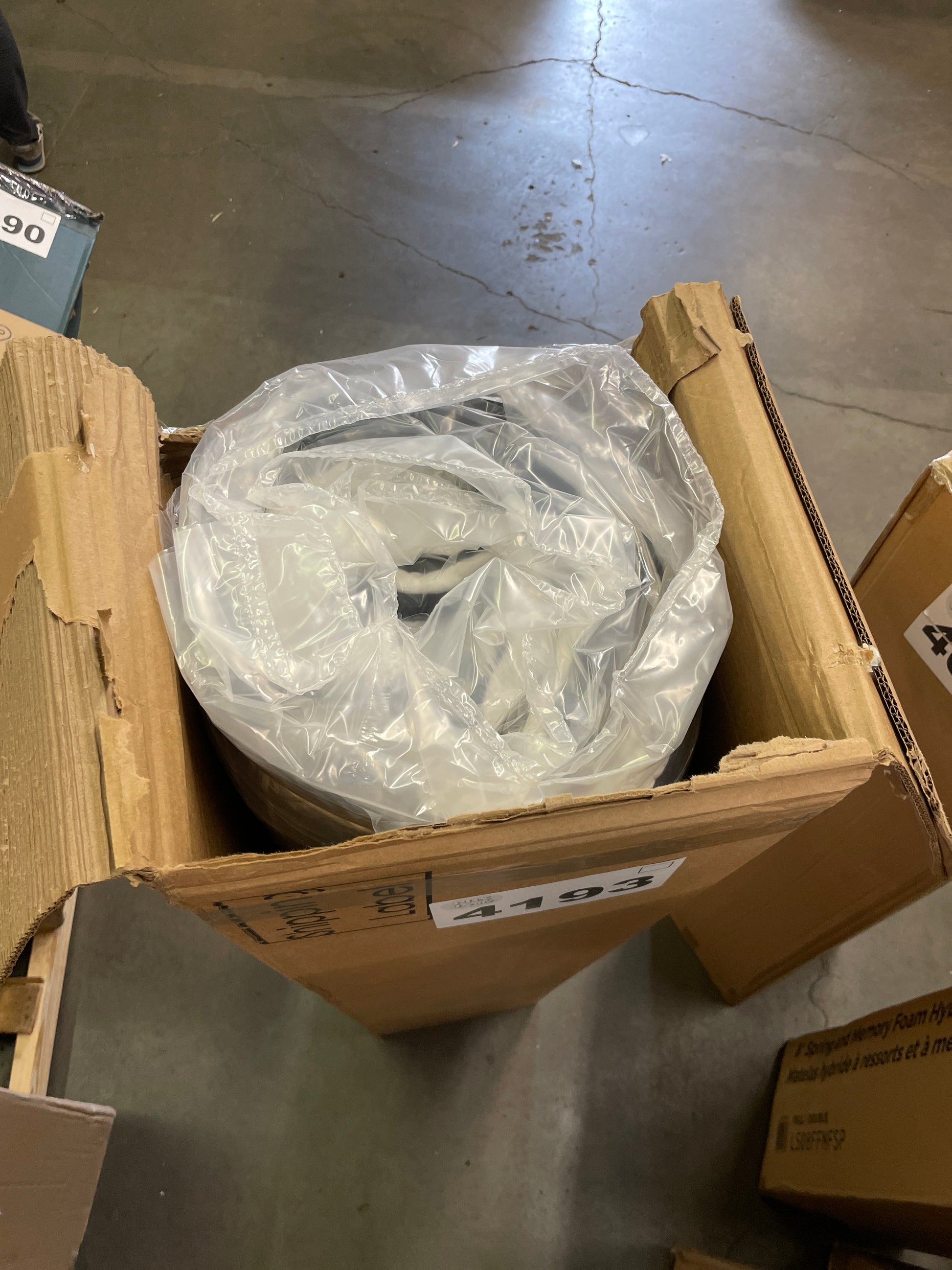 Signature Design by Ashley Chime 10 Inch Medium Firm Hybrid Mattress, CertiPUR-US Certified Foam, Queen, White - Retail $259