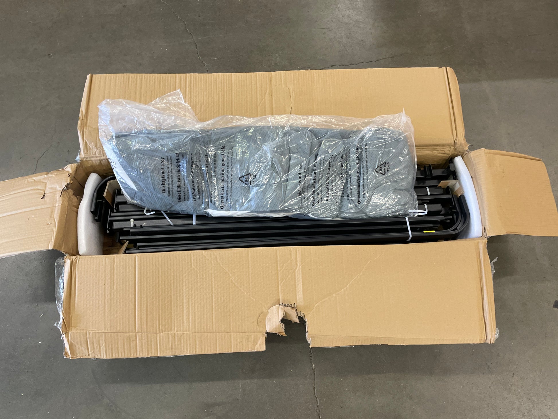 ZINUS 5 Inch Metal Smart Box Spring / Mattress Foundation / Strong Metal Frame / Easy Assembly, King - Retail $165