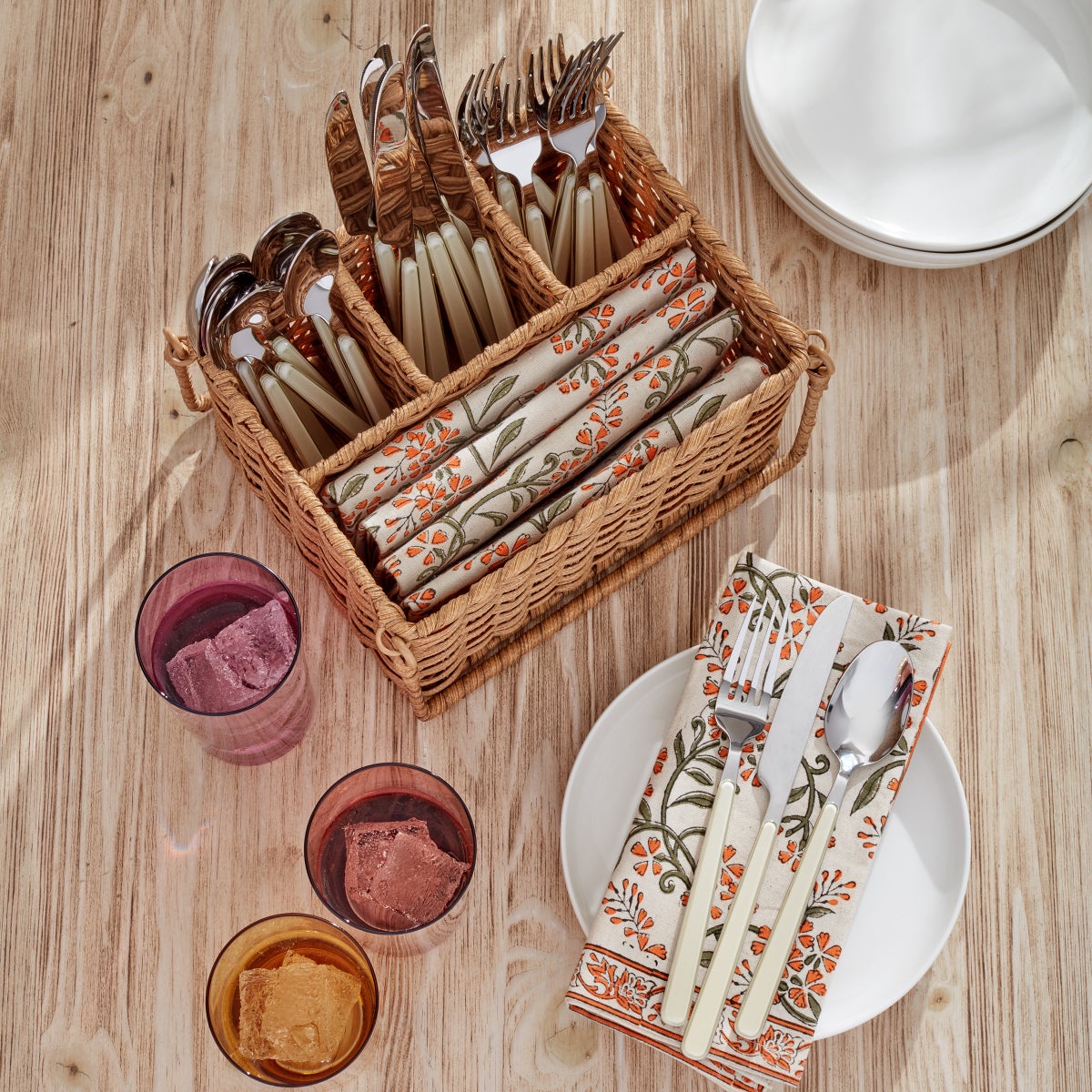 Oneida 24-piece Flatware Set with Caddy