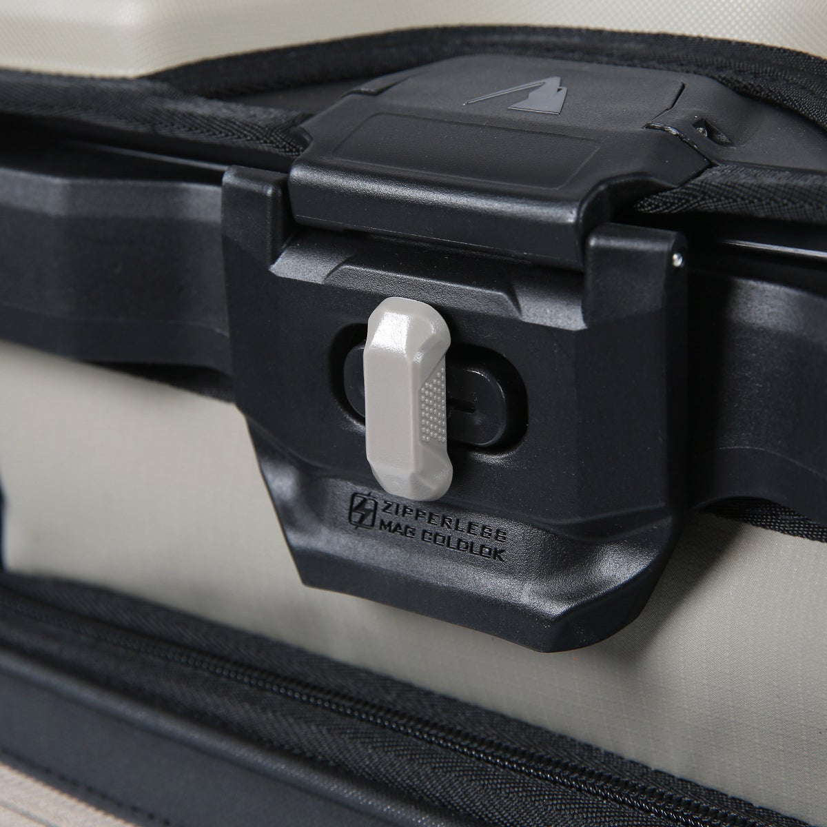 Titan PRO by Arctic Zone 40 Can Iceless Zipperless Cooler