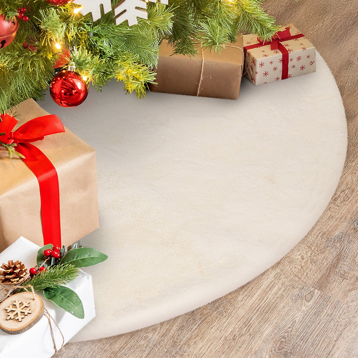 60" Mon Chateau Faux Fur Tree Skirt