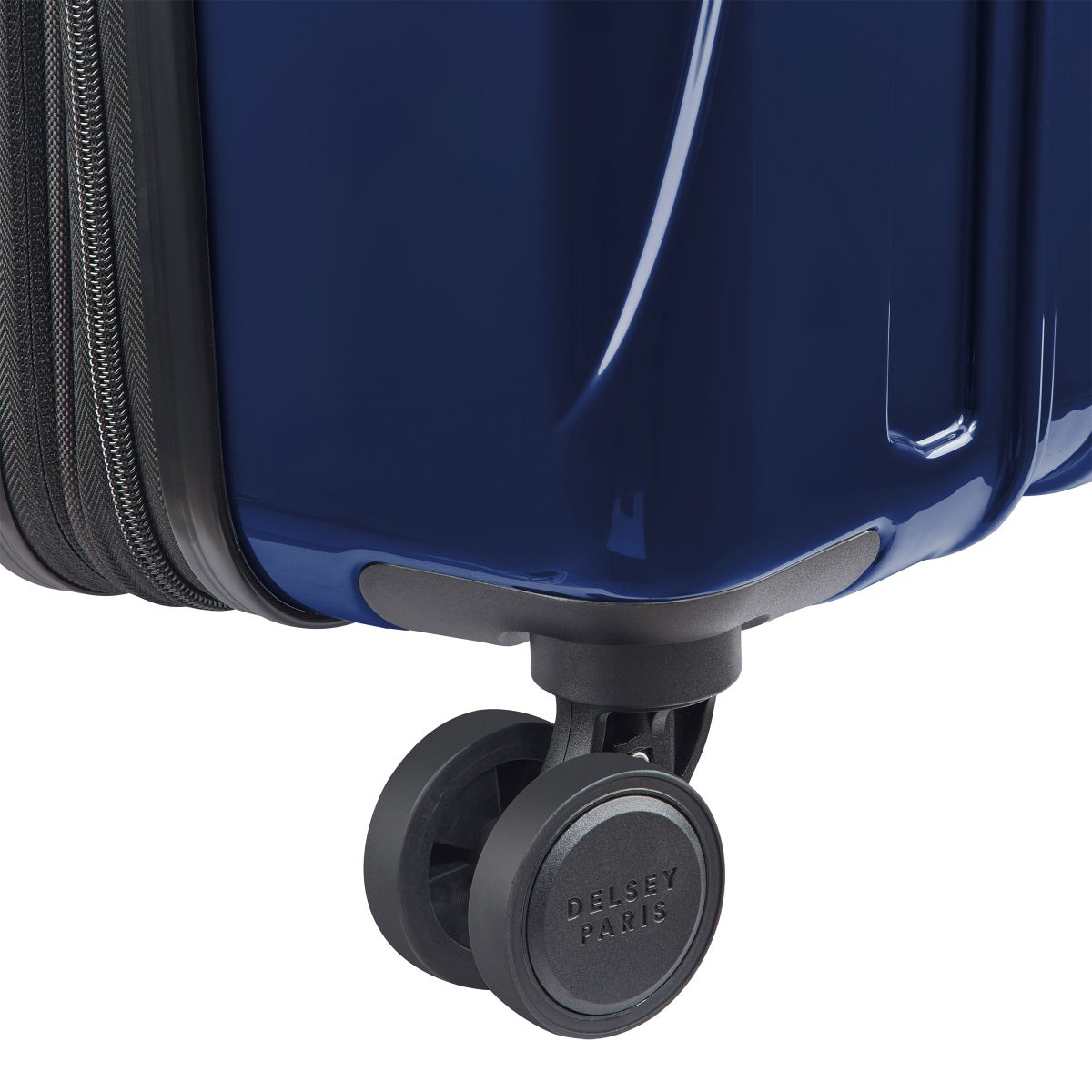 NEW - Delsey Paris 3-piece Hardside Luggage Set