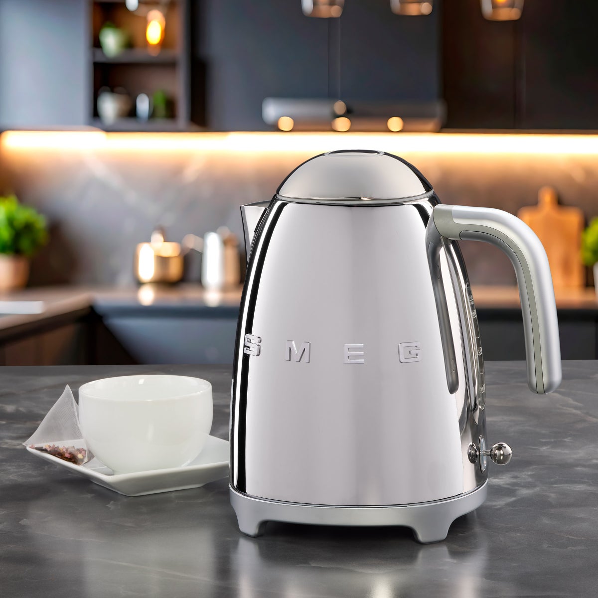 SMEG 50’s Style Standard Electric Kettle - Stainless Steel