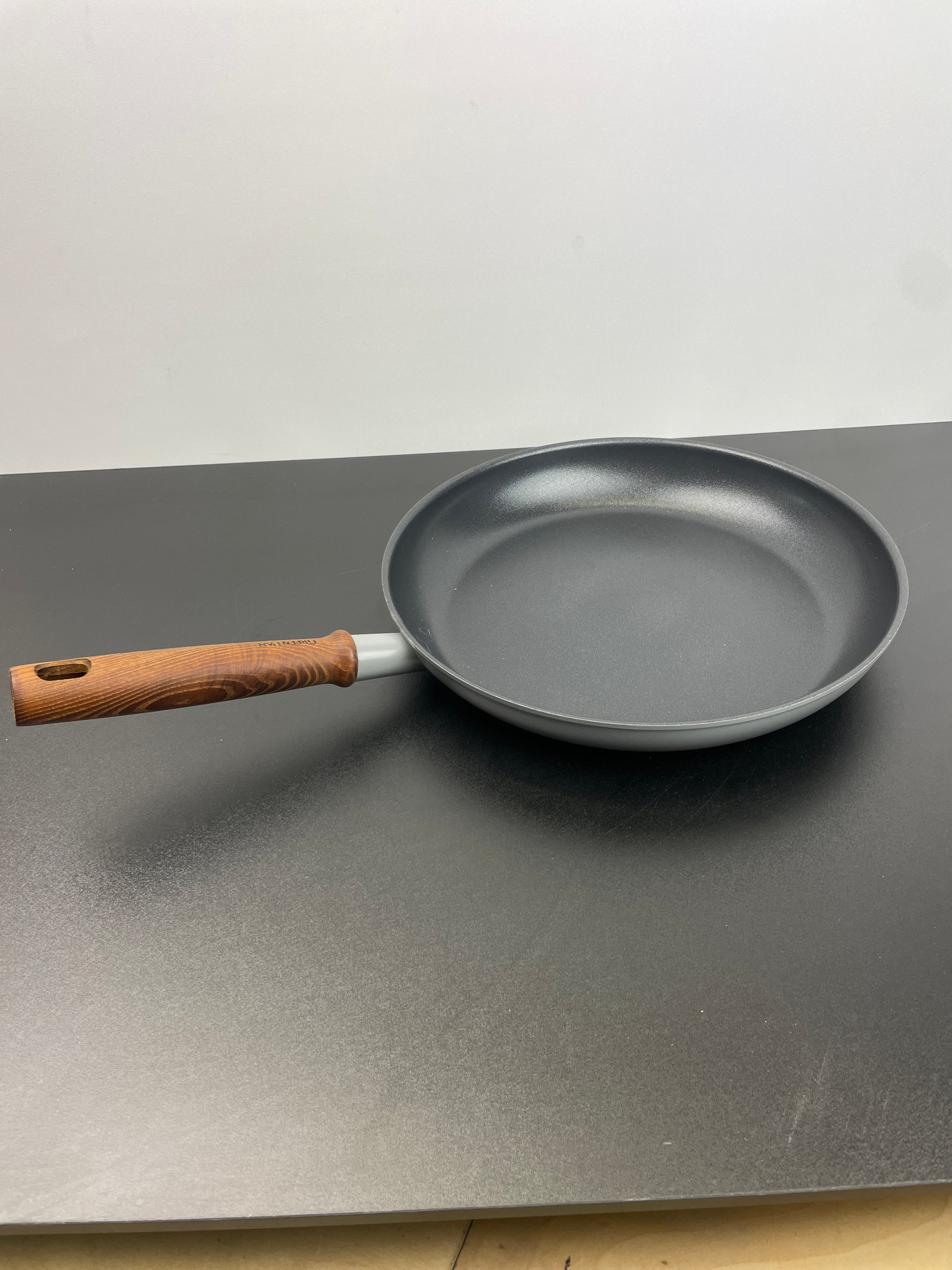 GreenPan Mayflower Pro Hard Anodized Healthy Ceramic Nonstick, 12" Frying Pan Skillet, Vintage Wood Handle, PFAS-Free, Induction, Charcoal Gray - Retail $71