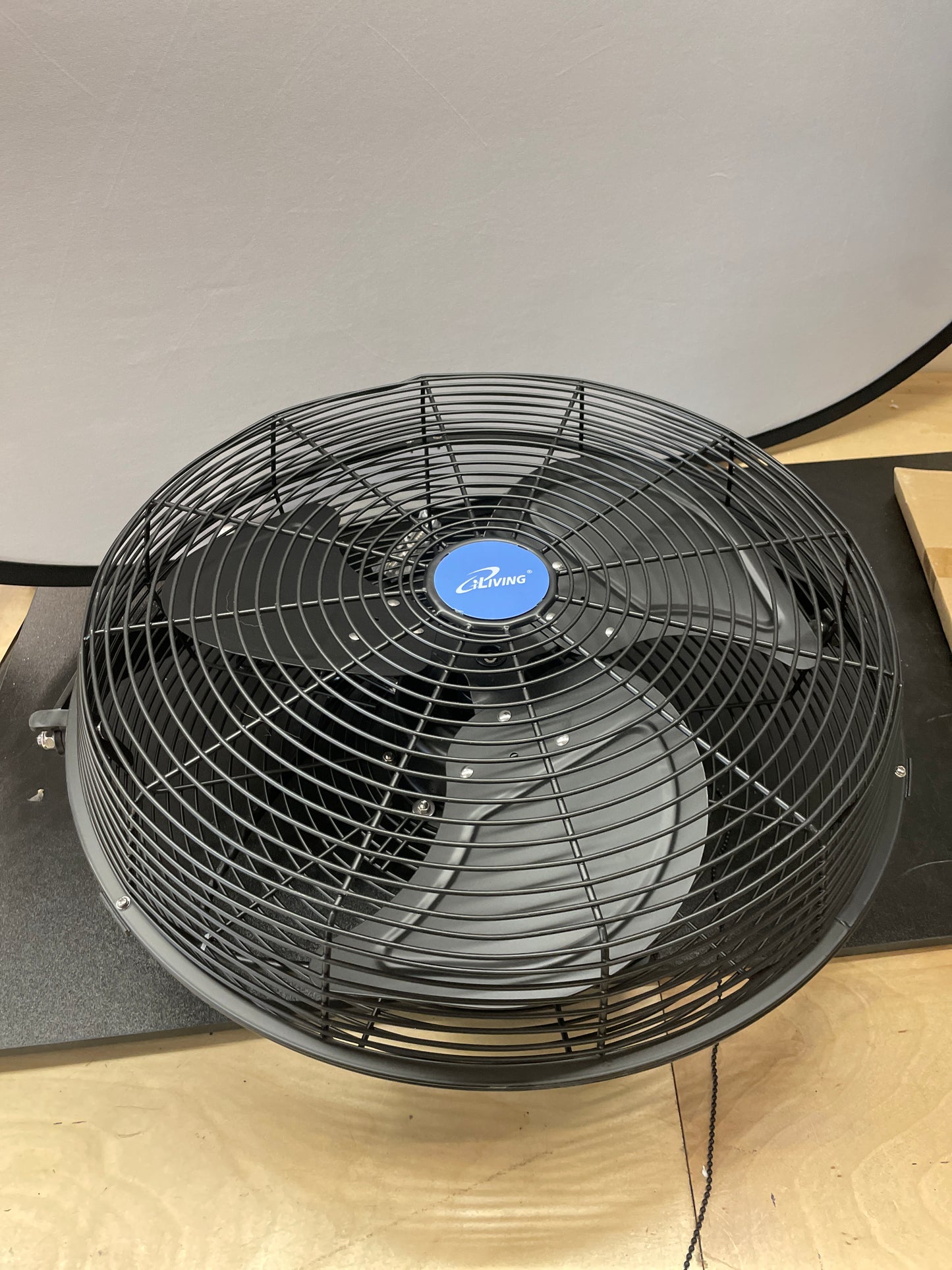 iLiving 18" Wall Mounted Variable Speed Indoor/Outdoor Weatherproof Fan, Industrial grade for Patio, Greenhouse, Garage, Workshop, and Loading Dock, 6360 CFM, Black - Retail $128