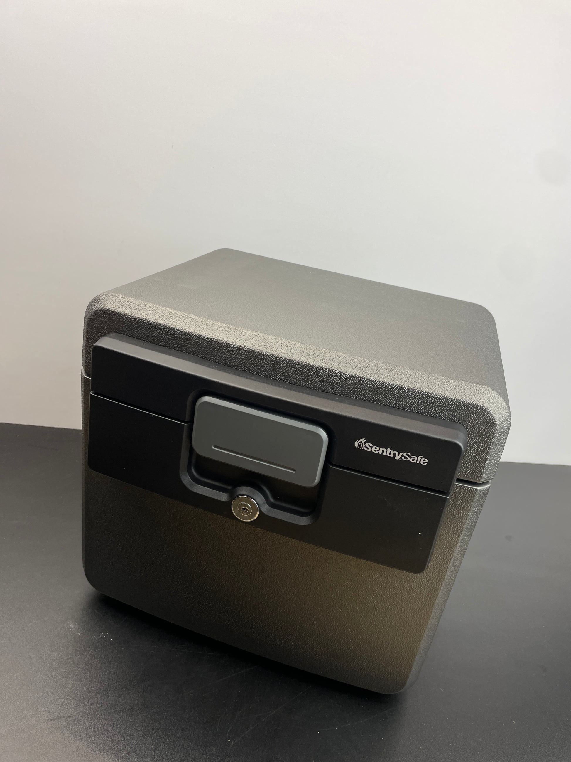 Sentry Safe Safe Box, Fireproof Waterproof, File Folder and Document Safe, Ex. 14.3 x 15.5 x 13.5, Black - Retail $68