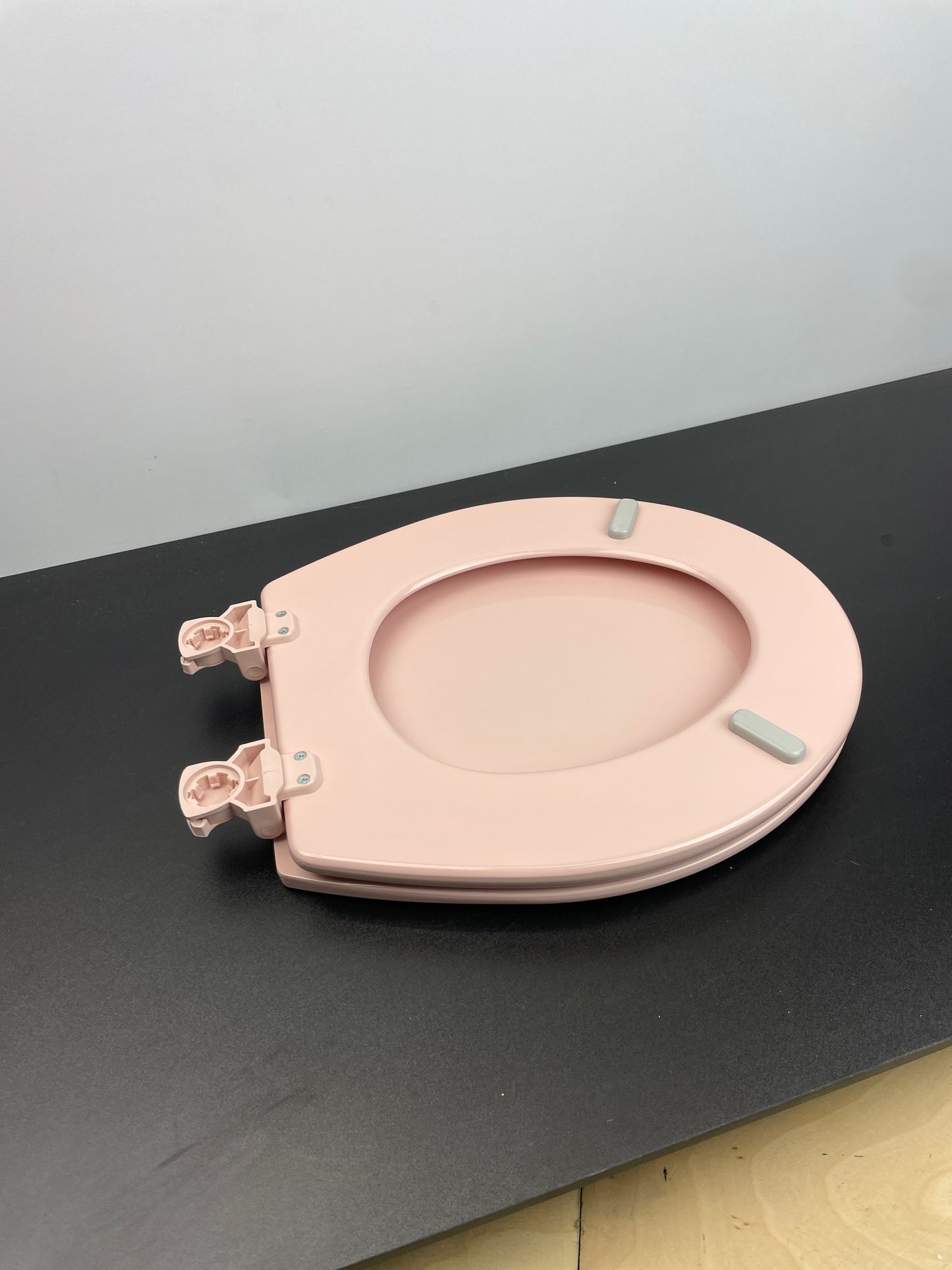 Bemis 500EC 063 Toilet Seat with Easy Clean & Change Hinges, 1 Pack Round, Venetian Pink - Retail $20