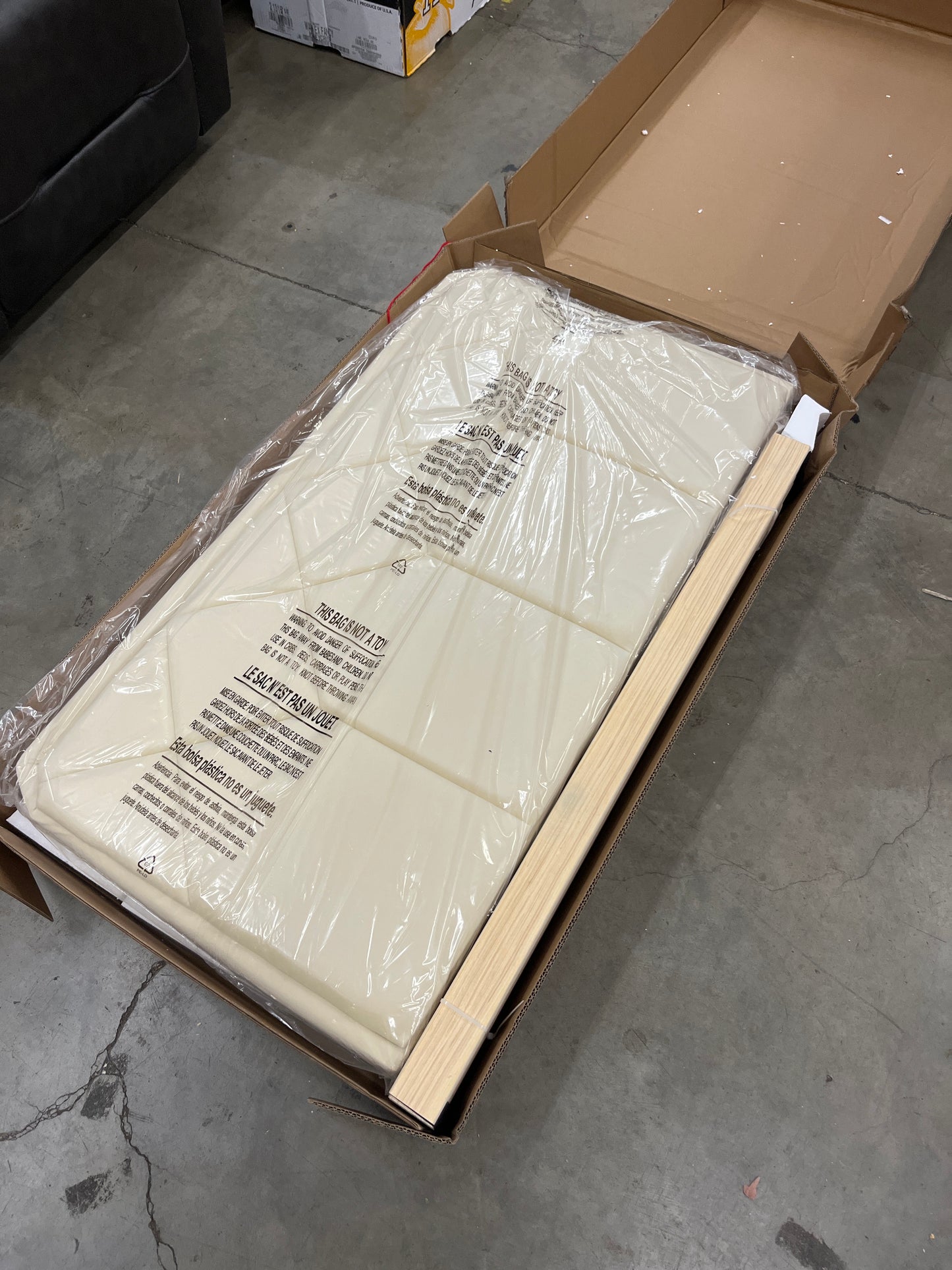 NEW - VECELO Twin Size Bed Frame Premium Velvet Upholstered Platform with Height Adjustable Headboard/Mattress Foundation, Solid Wooden Slat Support, No Box Spring Needed/Easy Assembly - Retail $150