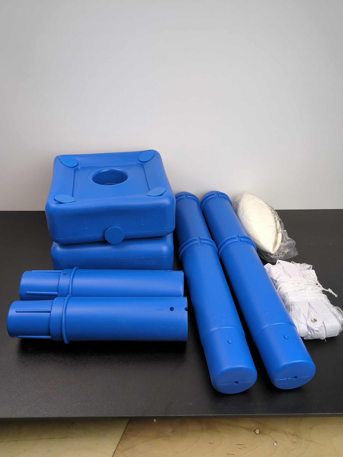 Swimline Molded Cross-Pole Volly, One Size - Retail $49