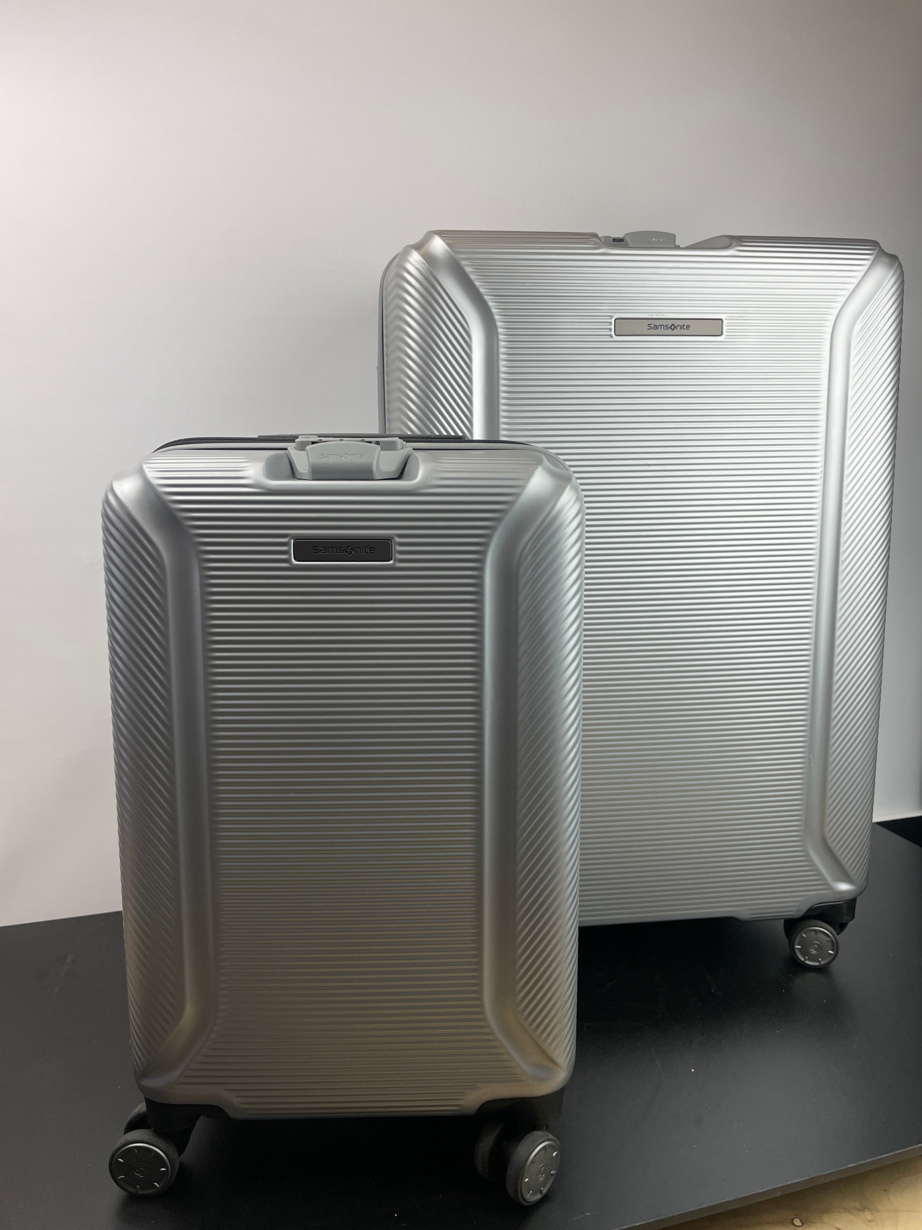 Samsonite Element XLT Luggage 2 Piece Set Silver - Retail $199