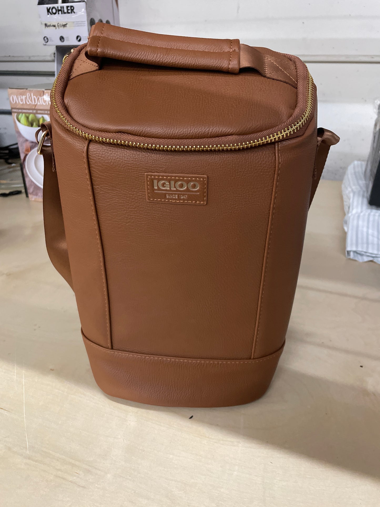 Igloo Beverage Tote - Retail $30
