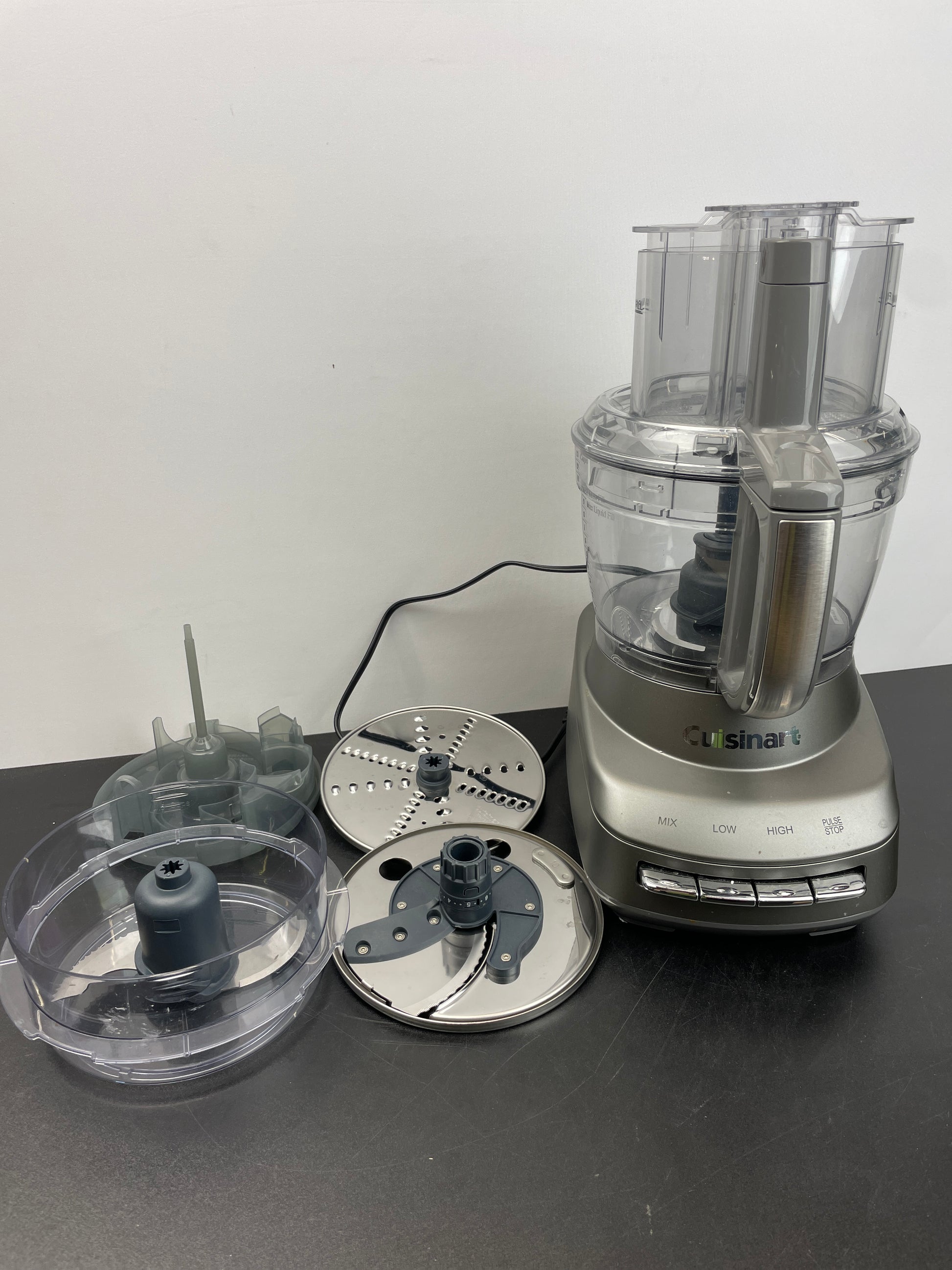 NEW - Cuisinart 13 Cup Food Processor- Retail $199