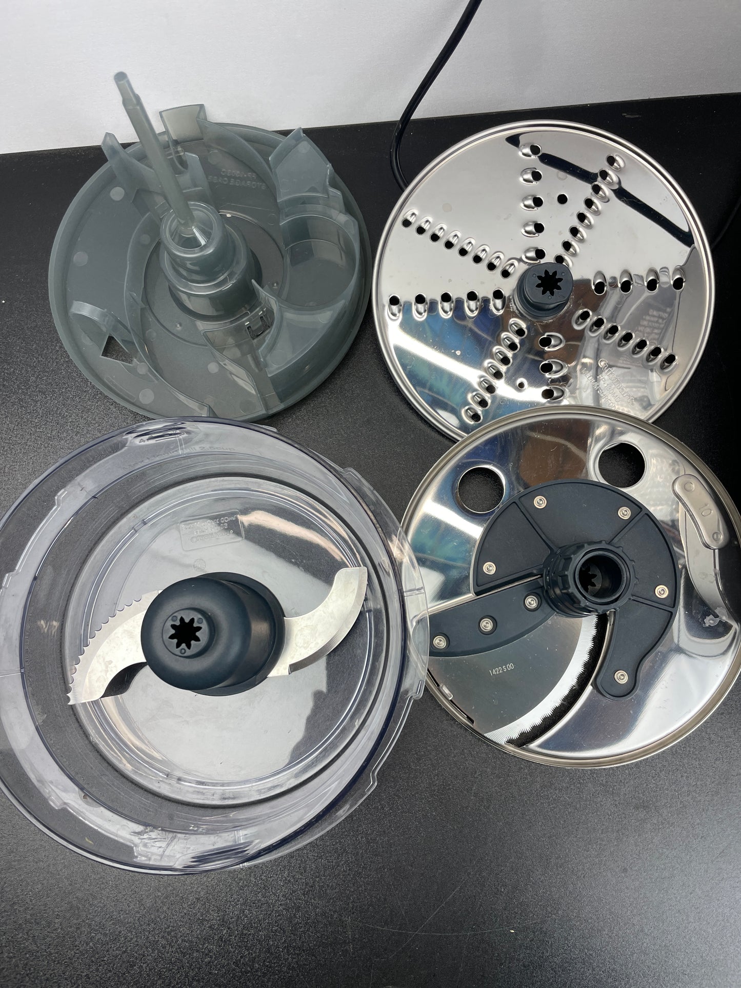 NEW - Cuisinart 13 Cup Food Processor- Retail $199