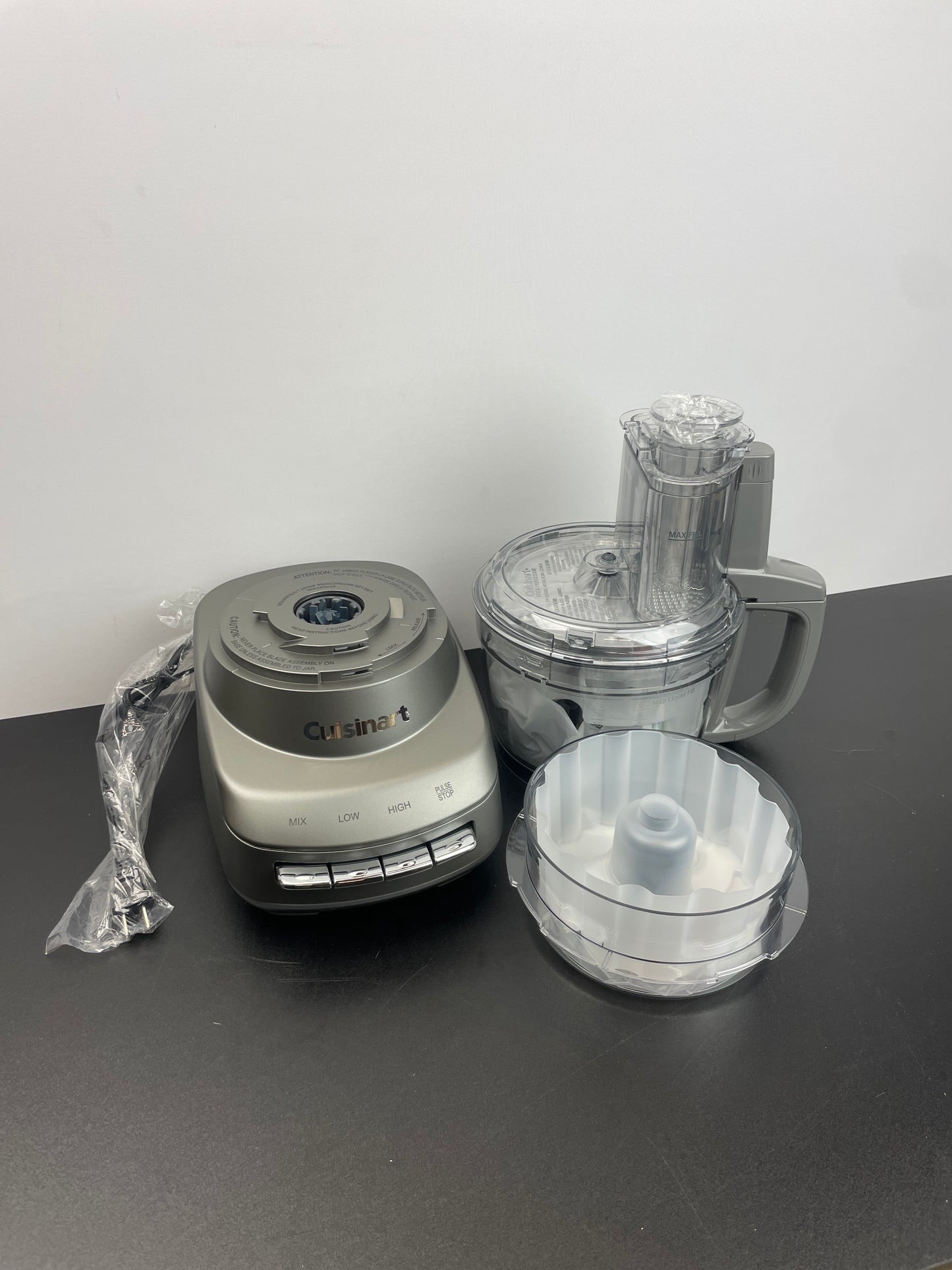 NEW - Cuisinart 13 Cup Food Processor- Retail $199