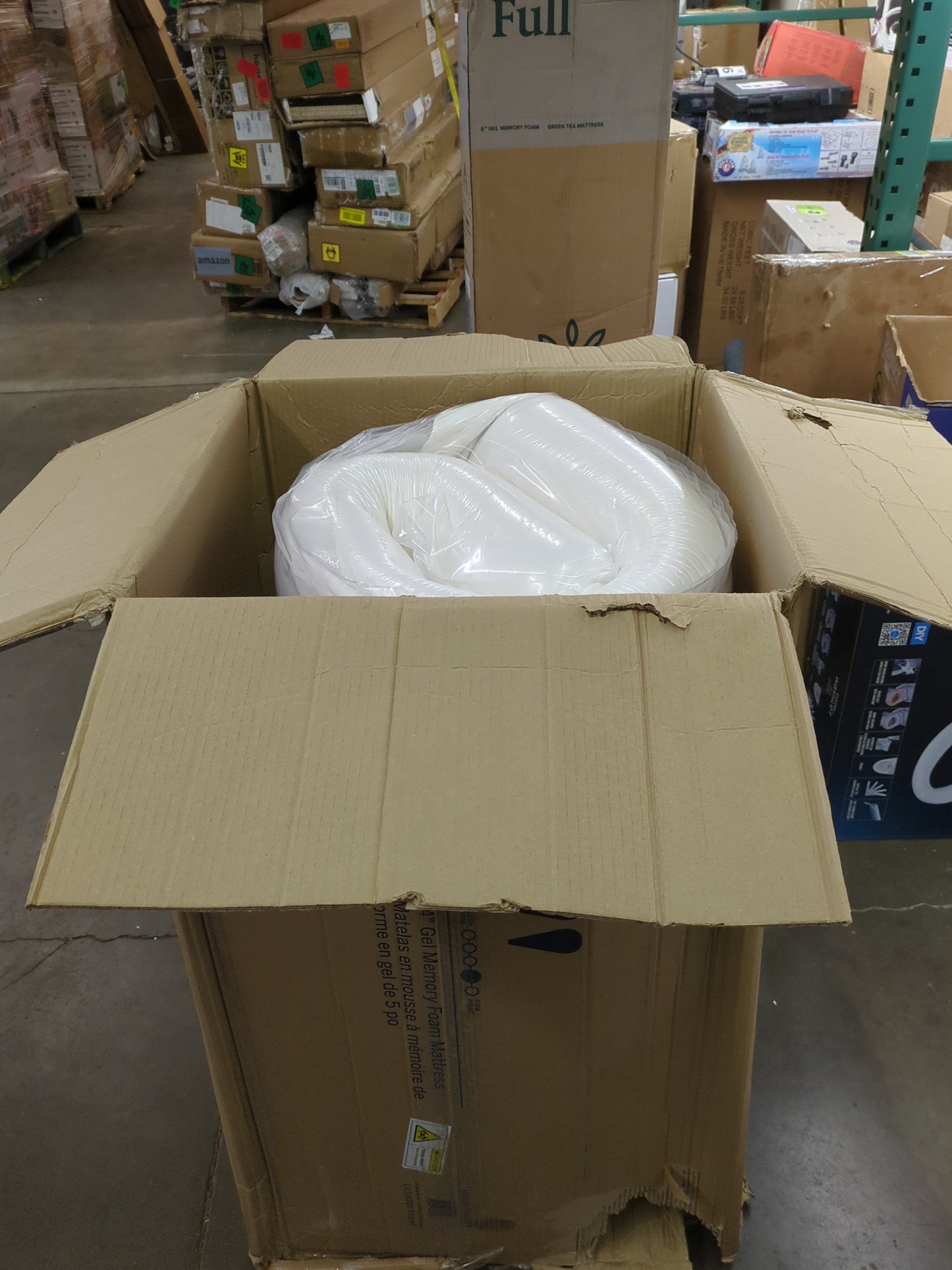 Lucid 14 Inch Queen Mattress â€“ Medium Memory Foam Mattress â€“ Bamboo Charcoal Foam â€“ Gel Infused â€“ Hypoallergenic Foam Mattress â€“ Bed-In-A-Box- CertiPUR-US Certified,White - Retail $424