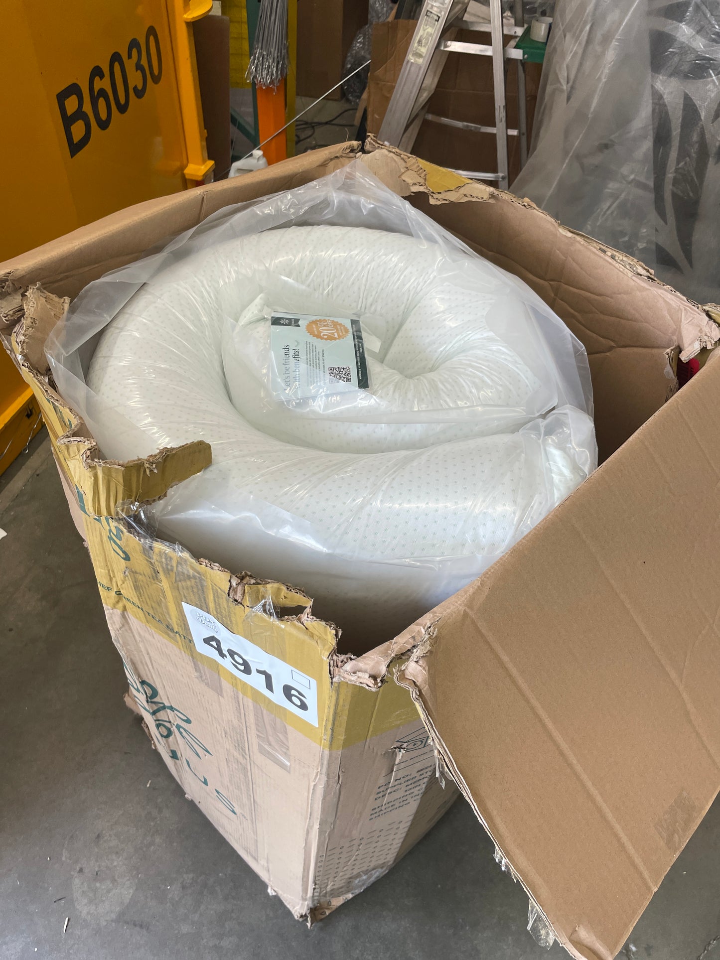 ZINUS 12 Inch Green Tea Memory Foam Mattress, Fiberglass Free, Patented Custom Contour Support, Sturdy Base Foam, CertiPUR-US Certified, Bed-in-a-box, California King, White - (Old Version) - Retail $419