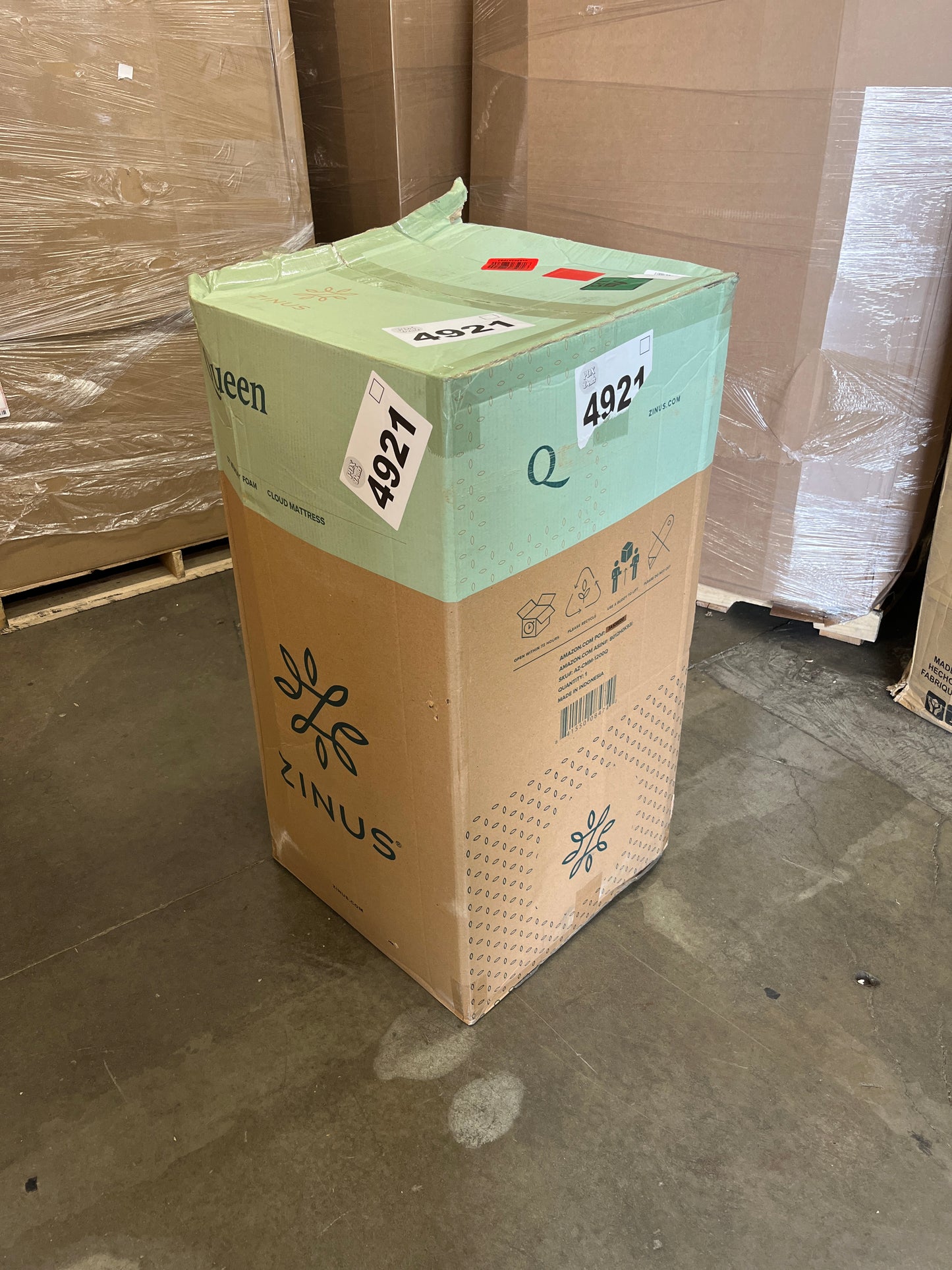 ZINUS 12 Inch Cloud Memory Foam Mattress, Fiberglass Free, Pressure Relieving, Bed-in-a-Box, CertiPUR-US Certified, Queen, White - Retail $339