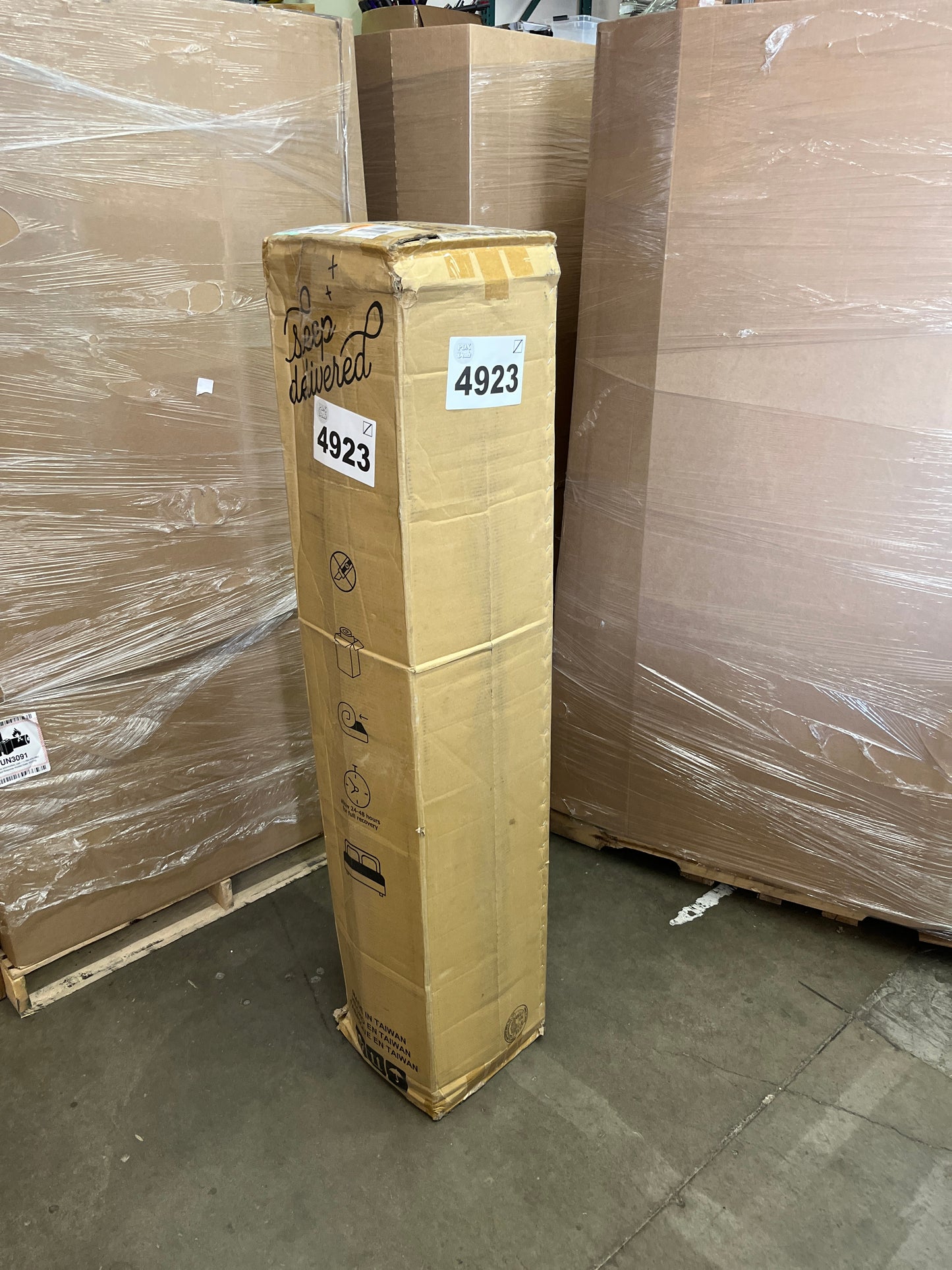 Signature Design by Ashley Queen Size Chime 10 Inch Medium Firm Memory Foam Mattress with Green Tea & Charcoal Gel - Retail $254