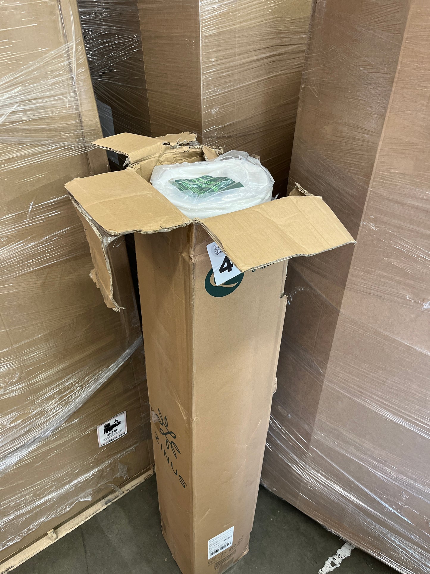 Zinus 8 Inch Foam and Spring Hybrid Mattress [New Version], Fiberglass Free, Medium Firmness, Durable Support, Certified Safe Foams & Fabric, Bed-in-A-Box, Queen - Retail $199