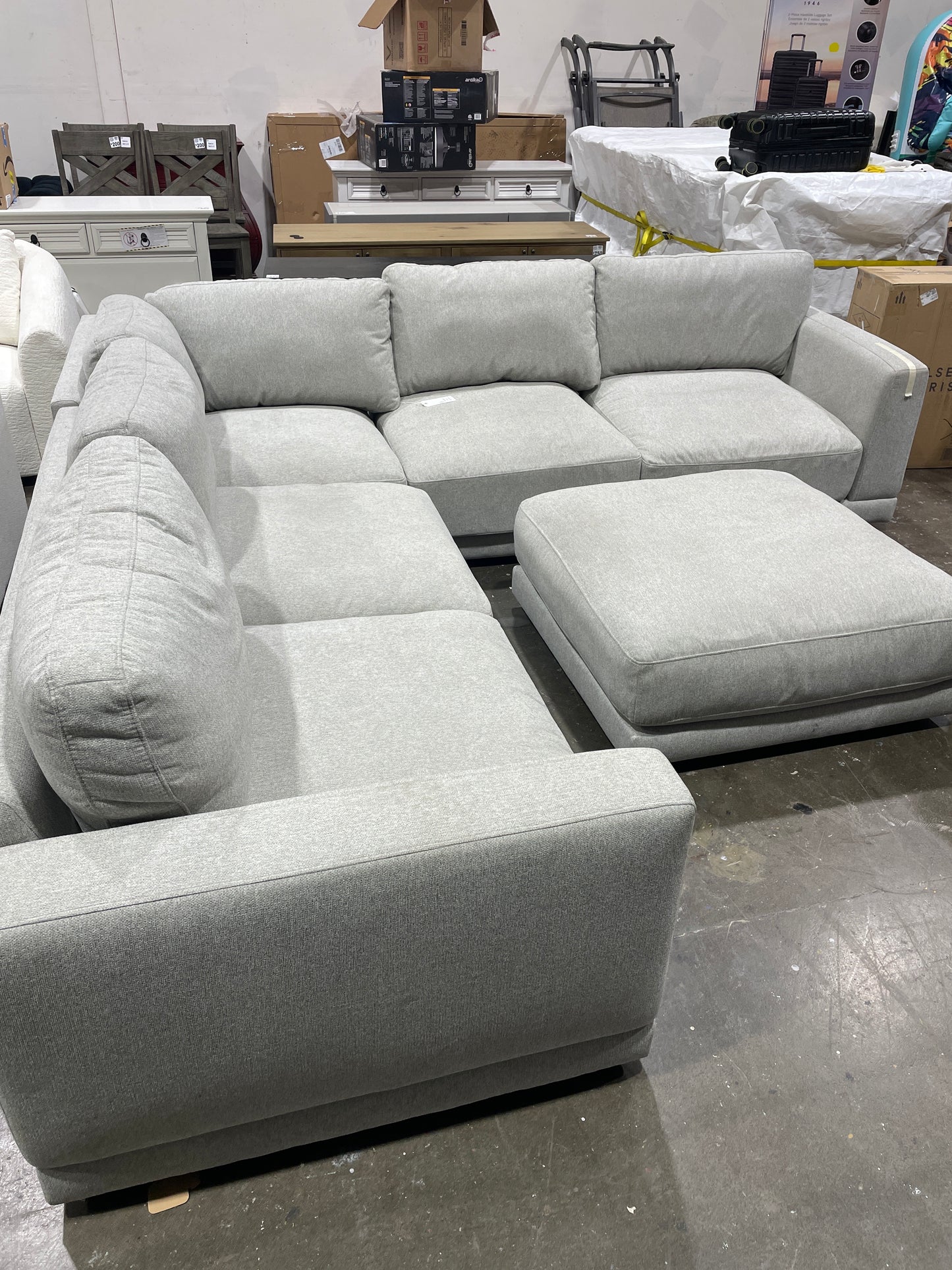 Flexsteel Avery Fabric Sectional