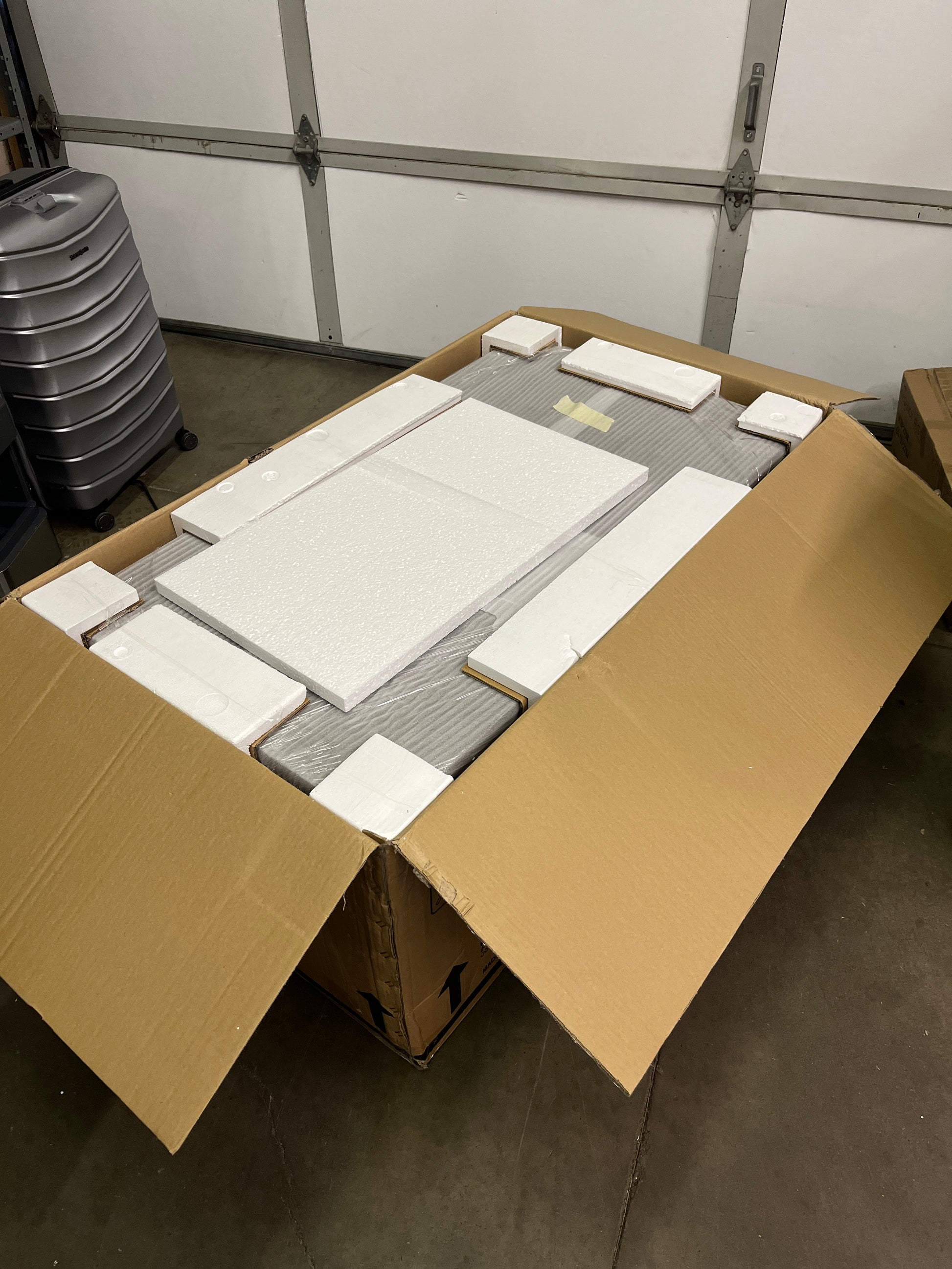 Signature Design by Ashley Bolanburg Farmhouse Lift Top Coffee Table with Drawers, Antique Cream & Brown - Retail $424