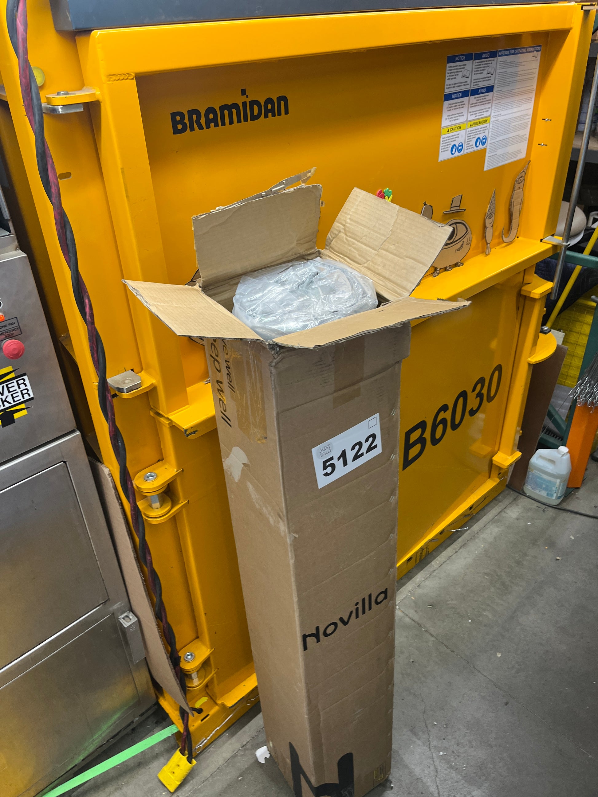 Novilla Queen Mattress, 12 Inch Hybrid Mattress in a Box, Innerspring Mattress with Gel Memory Foam for a Cool Sleep, Pressure Relief, Medium Firm Pillow Top Mattress, Groove - Retail $274