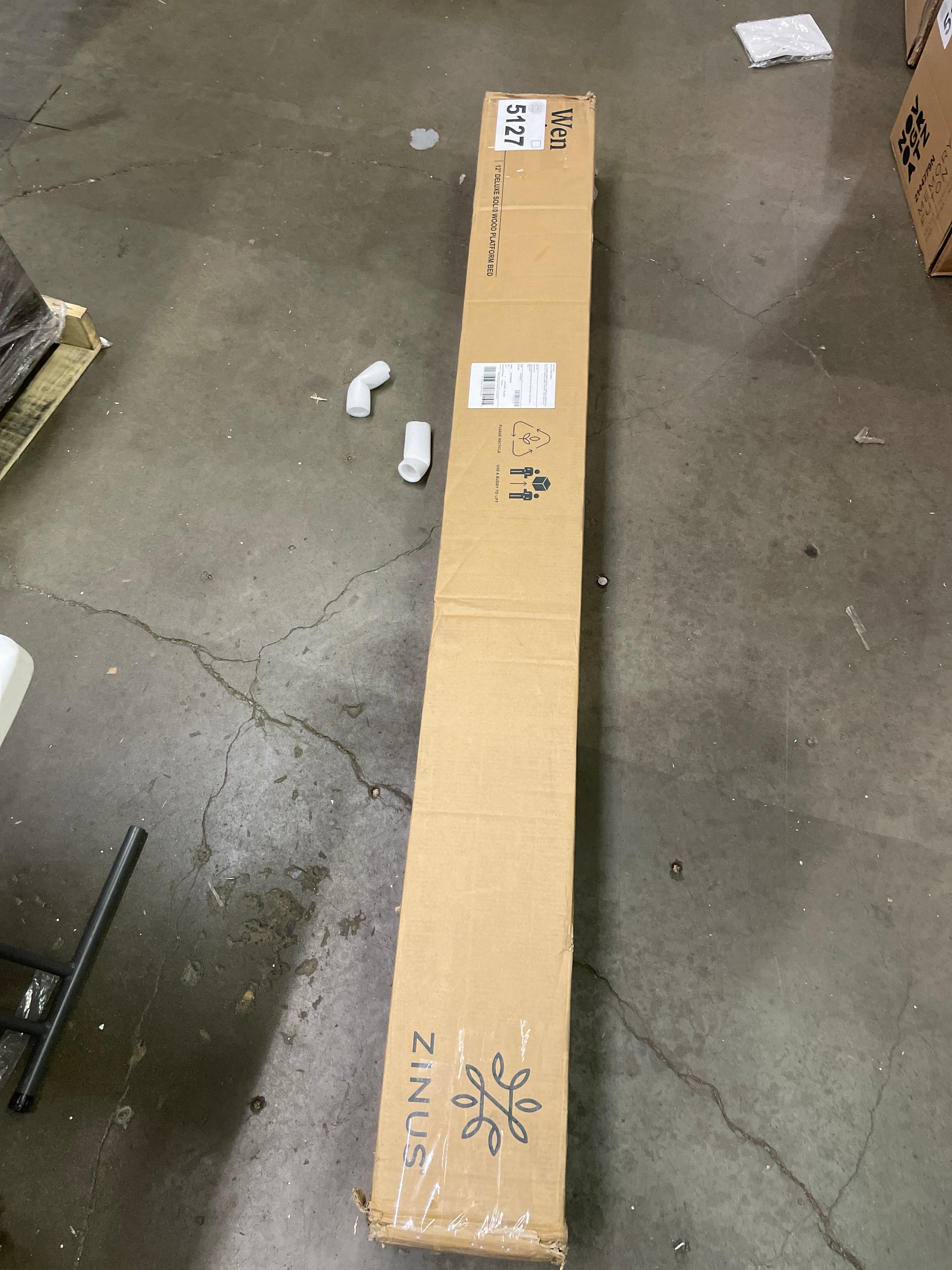 ZINUS Wen Deluxe Wood Platform Bed Frame / Solid Foundation / Wooden Slat Support / No Box Spring Needed / Easy Assembly, Queen - Retail $214