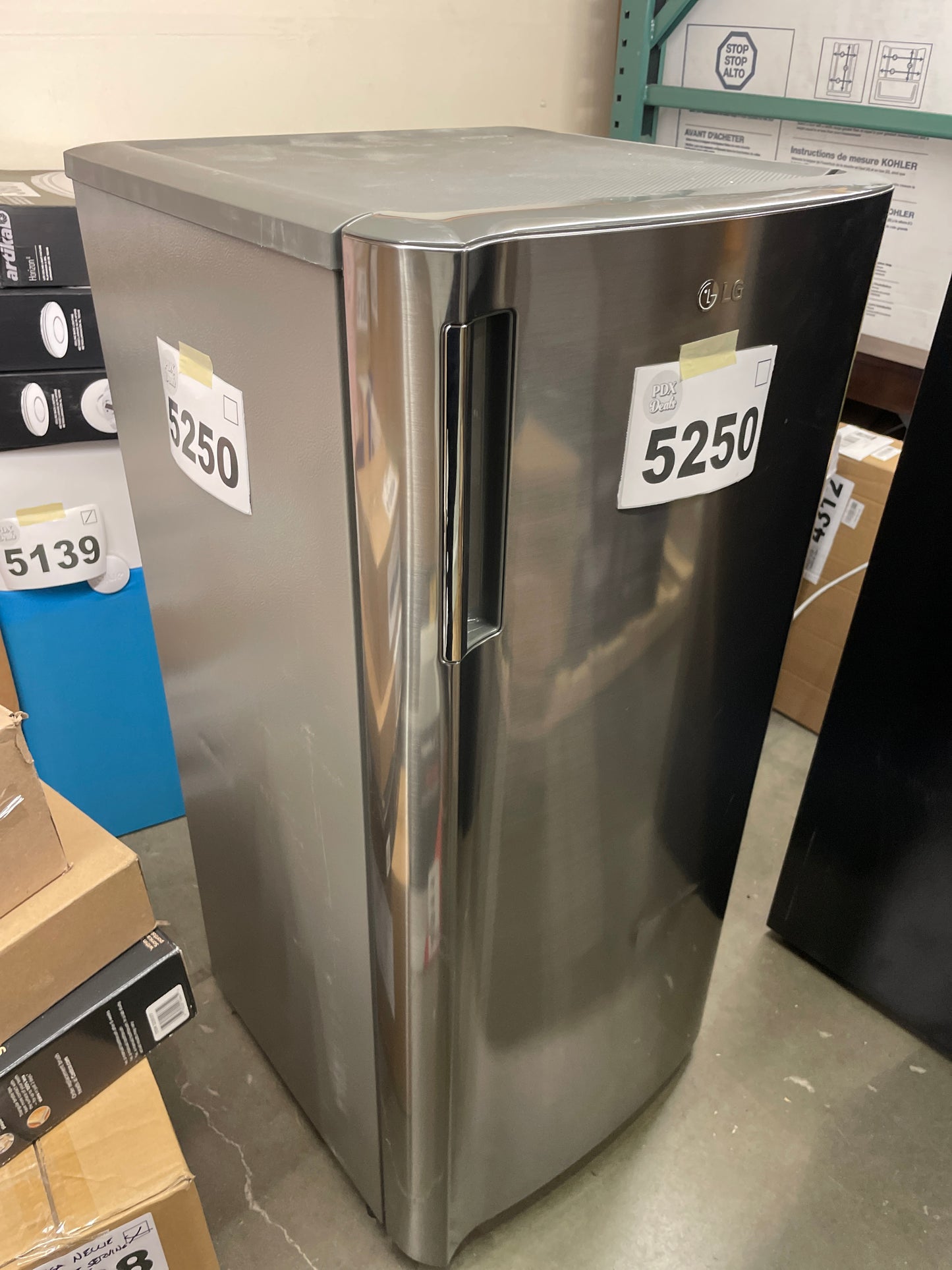 LG LRONC0605V RF 6 CU FT - Retail $389