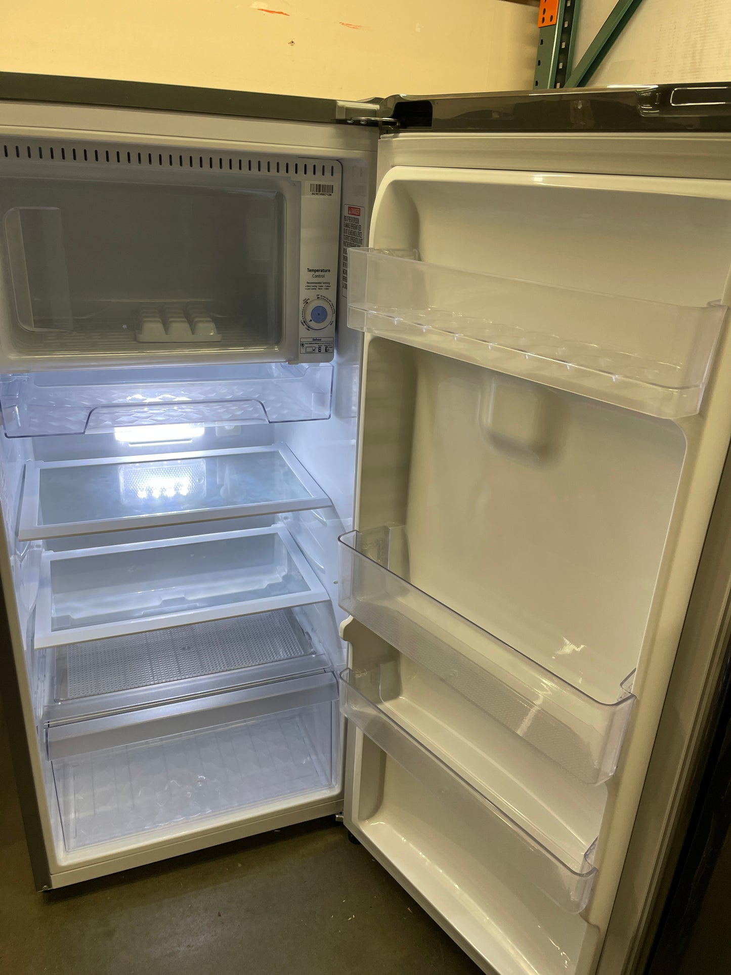 LG LRONC0605V RF 6 CU FT - Retail $389