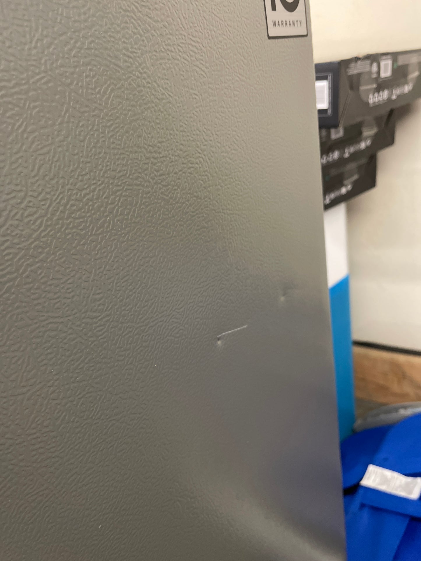 LG LRONC0605V RF 6 CU FT - Retail $389