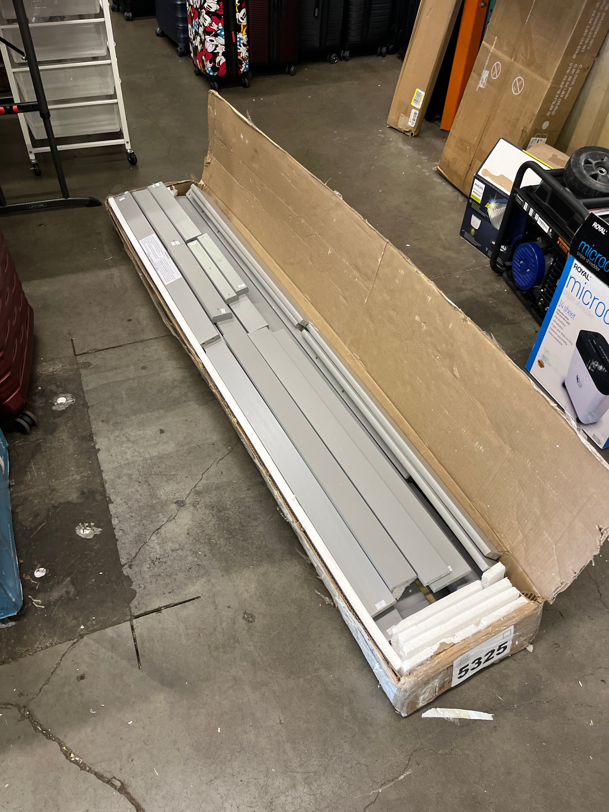 Walker Edison Modern Twin-Size Children's Bed Frame Bedroom, Twin-Size, Grey - Retail $210