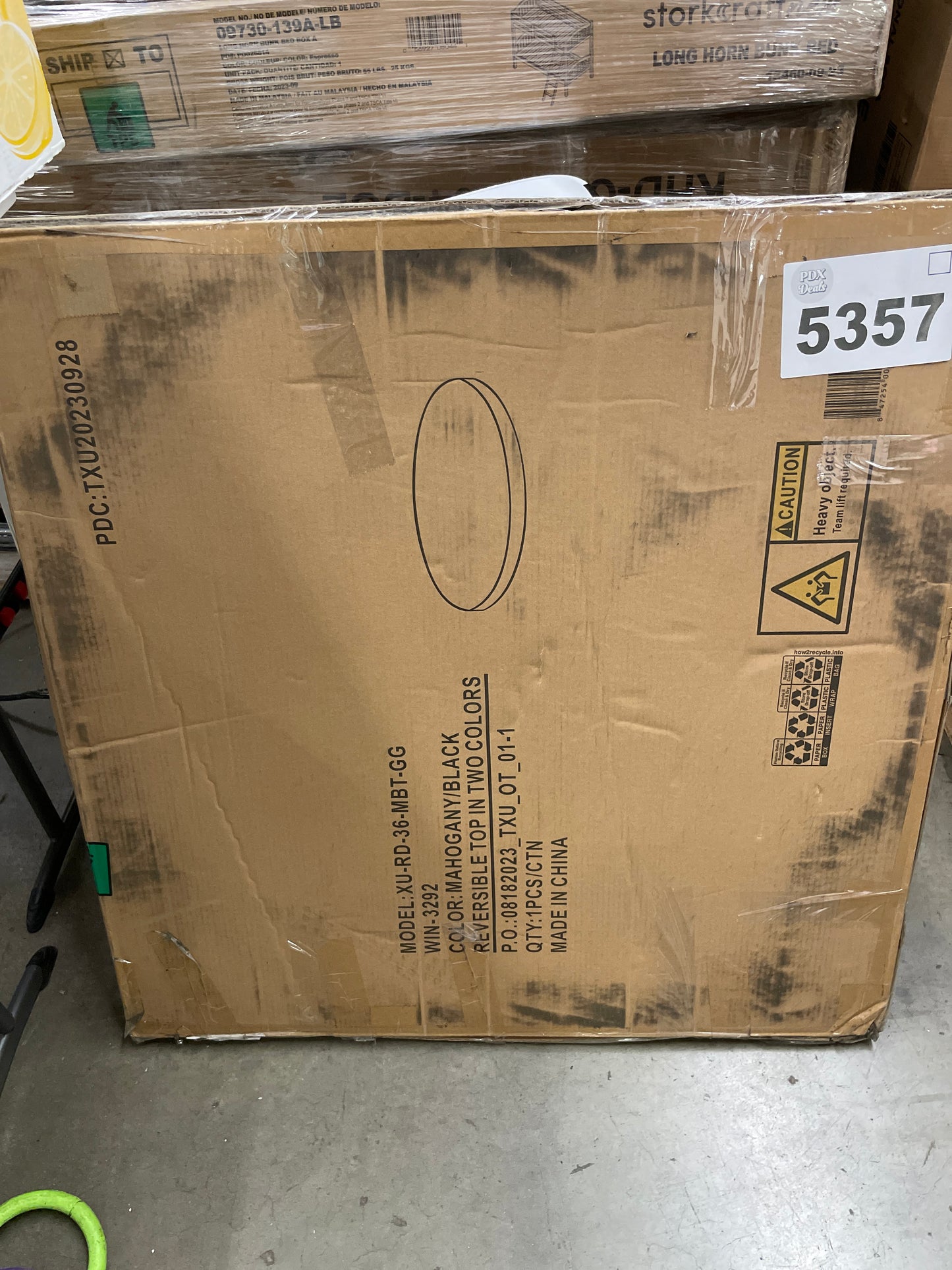 Flash Furniture Glenbrook 36'' Round Table Top with Black or Mahogany Reversible Laminate Top - Retail $78