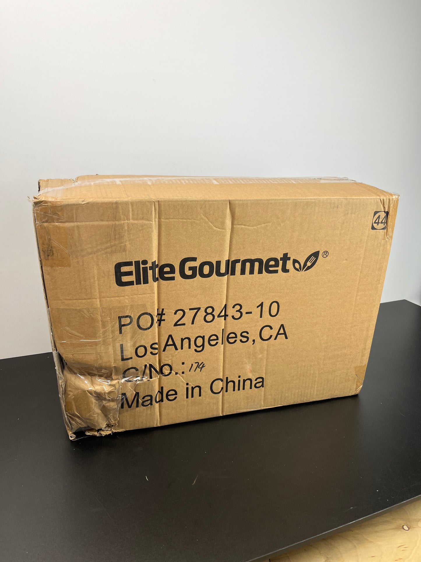 Elite Gourmet EG-6203# Extra Deep 16"x13"x3.2" (10.5Qt.) Scratch Resistant, Easy Pour Spout Dishwasher Safe, Non-stick Electric Skillet with Glass Vented Lid, Adjustable Temperature, Black - Retail $59