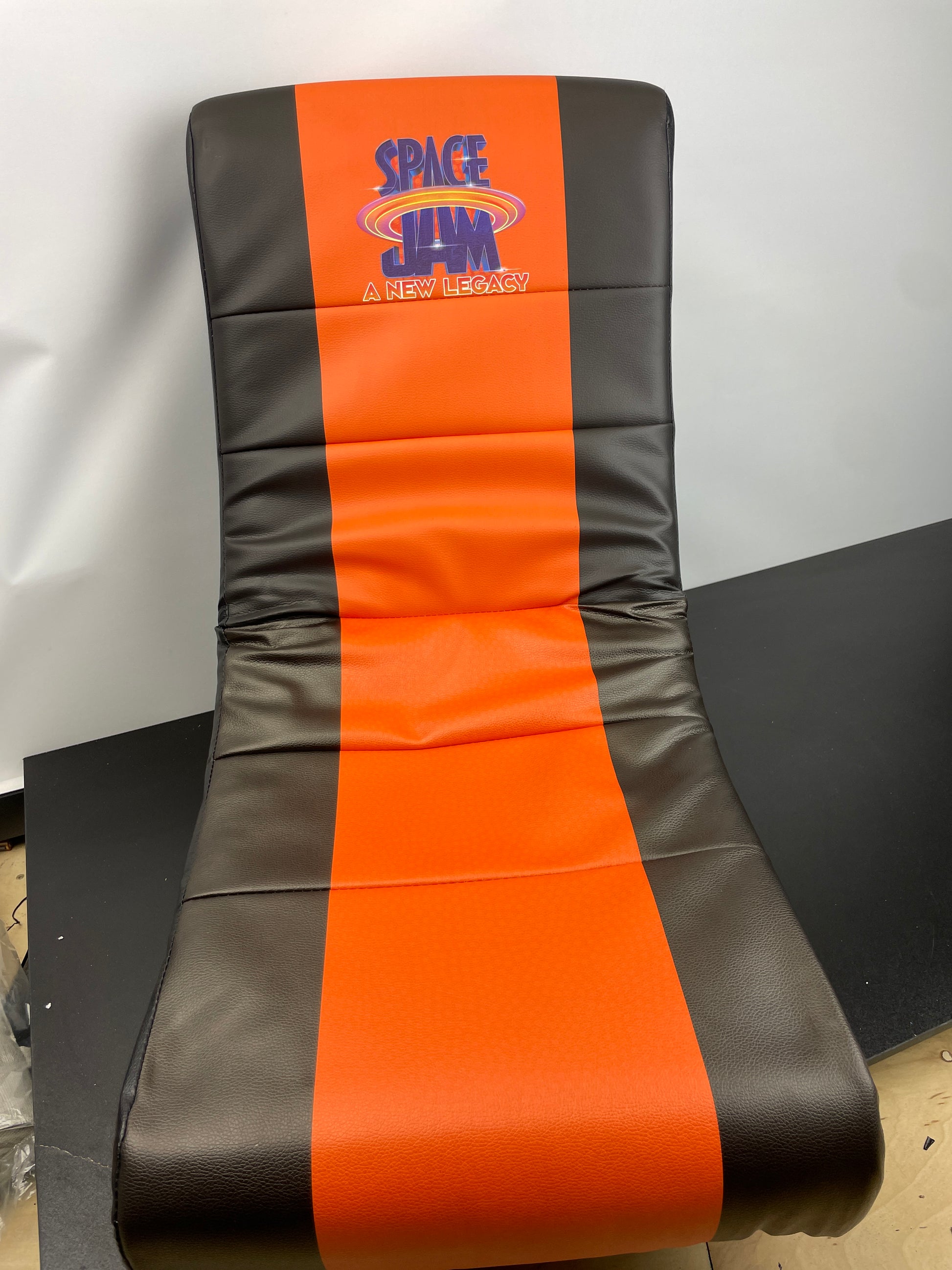 Idea Nuova Space Jam Video Rocker Gaming Chair - Retail $50