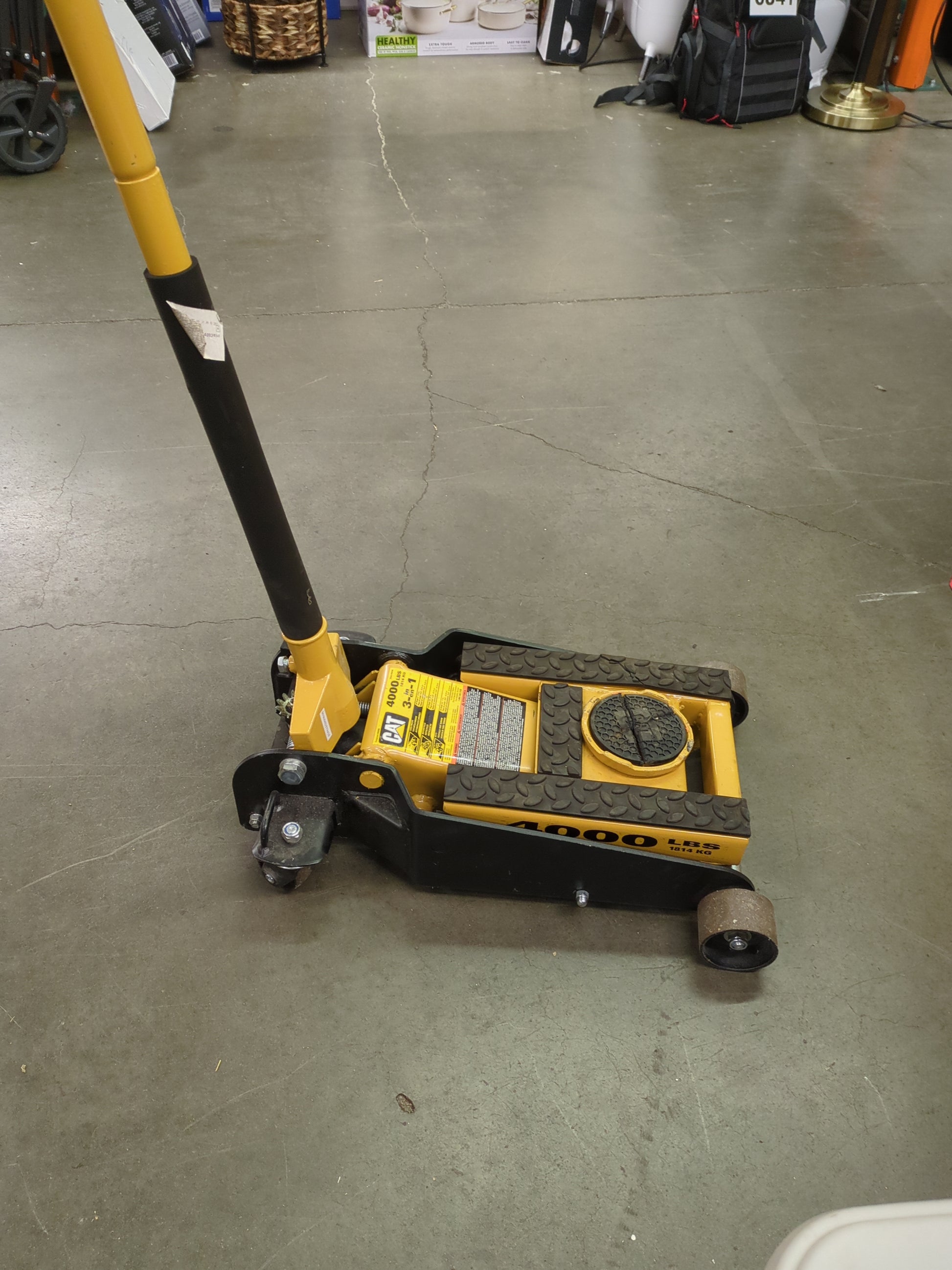 CAT 2-TON 3-IN-1 GARAGE - Retail $239