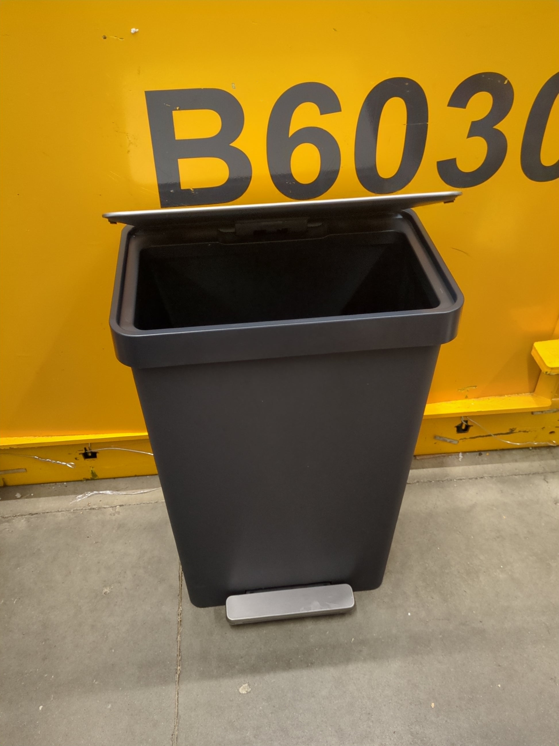 KOHLER 45L COMPOSITE - Retail $59