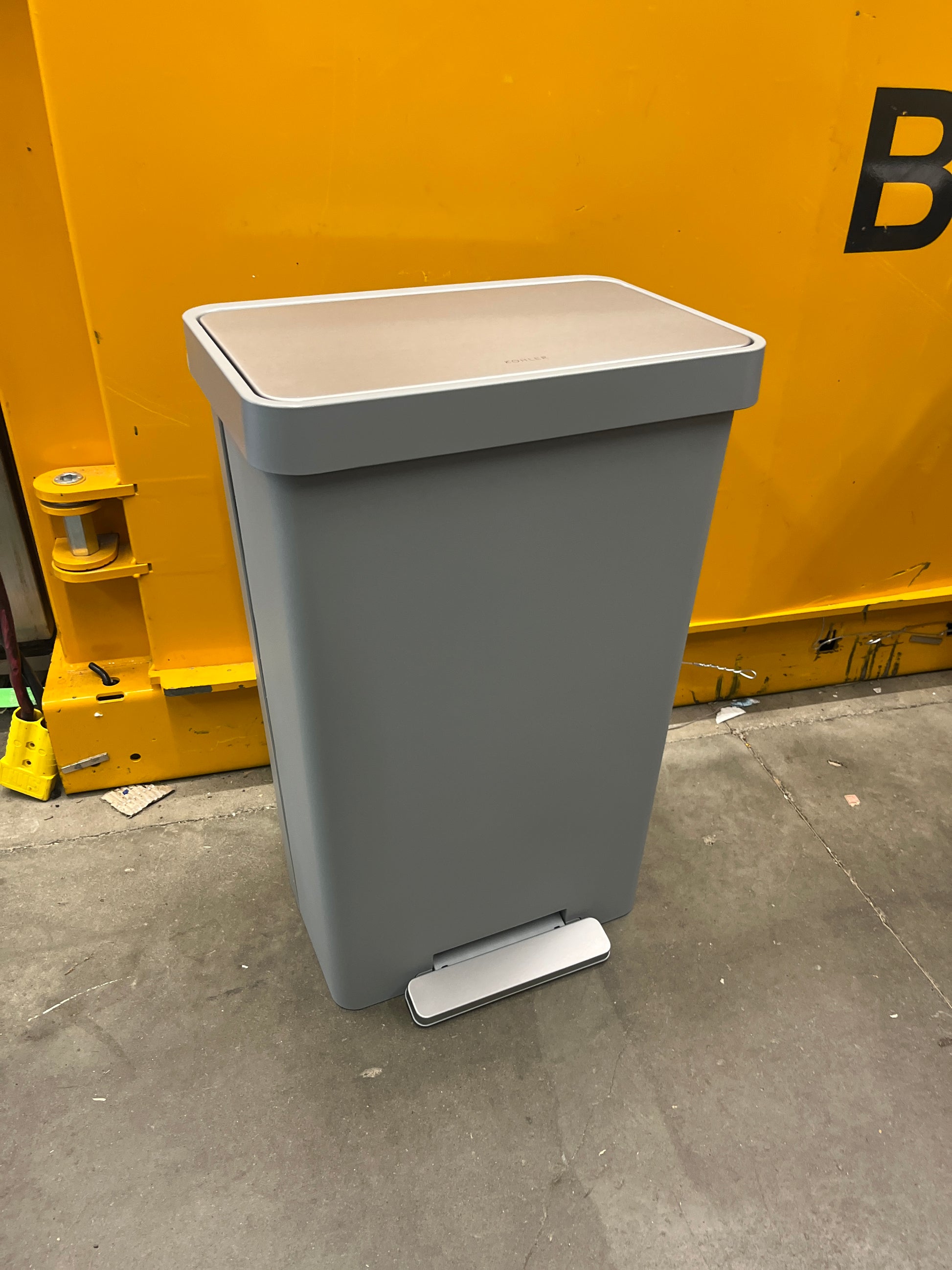 KOHLER 45L COMPOSITE - Retail $59