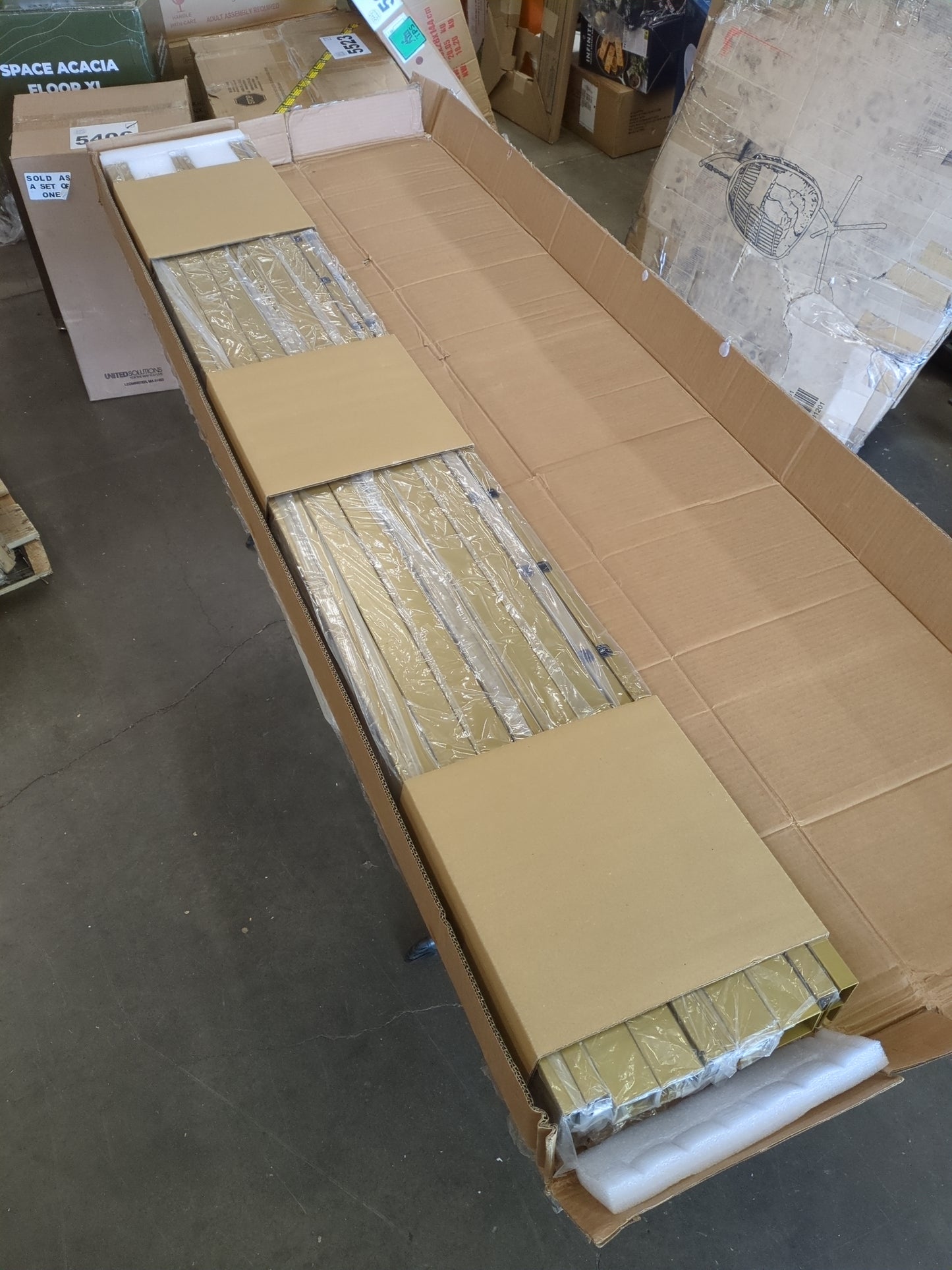 NEW - ZINUS TWIN Patricia Gold Metal Canopy Platform Bed Frame / Mattress Foundation with Steel Slat Support / No Box Spring Needed / Easy Assembly, Twin