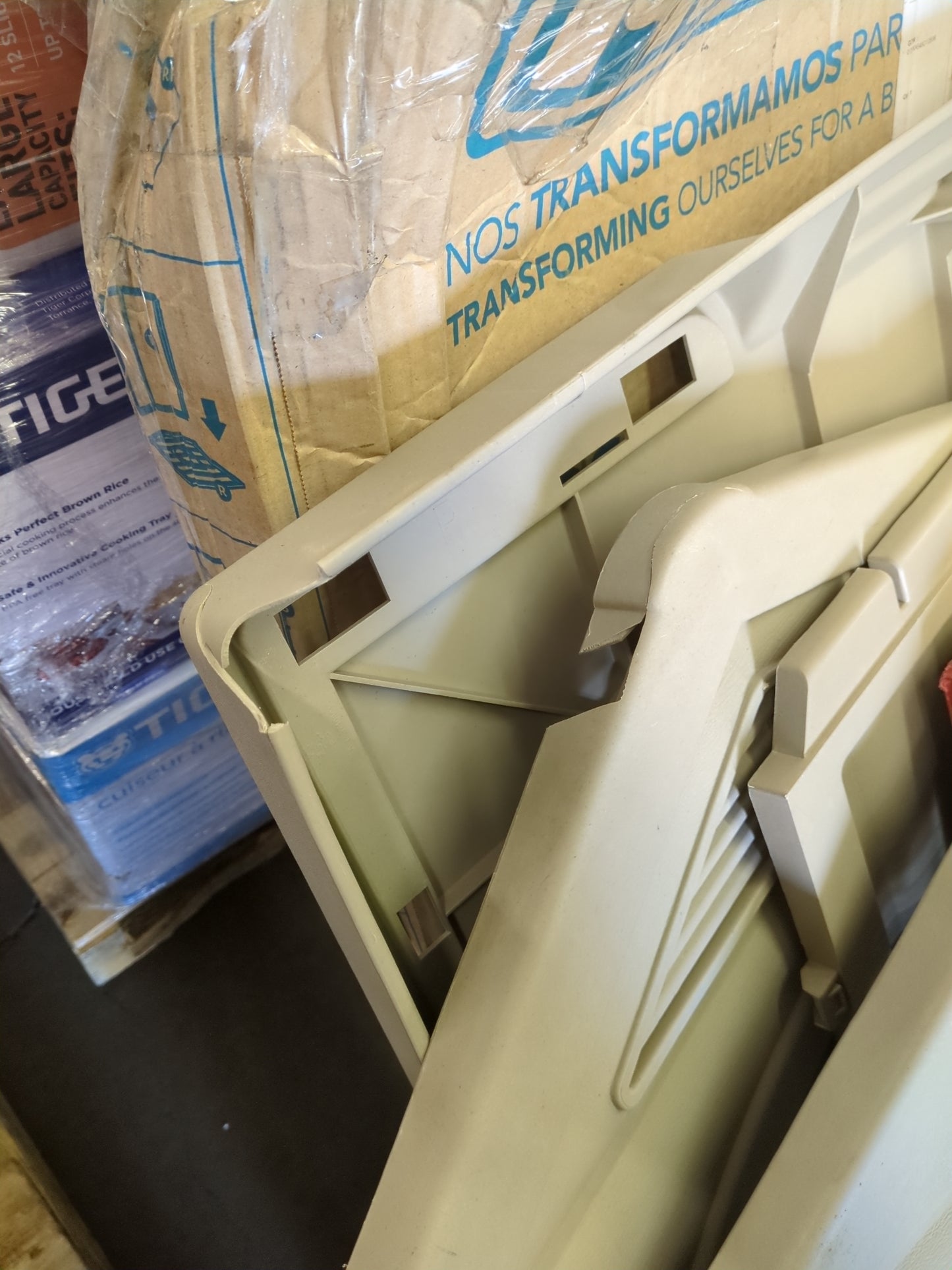 YO PIDO Dog Houses Made with Plastic UBQ, 35 x 35 x 36.2 in, for Medium and Small Pets, Made for Outdoors with UV Protection and Water Resistant, Moisture Resistant, Easy to Assemble, RED - Retail $145