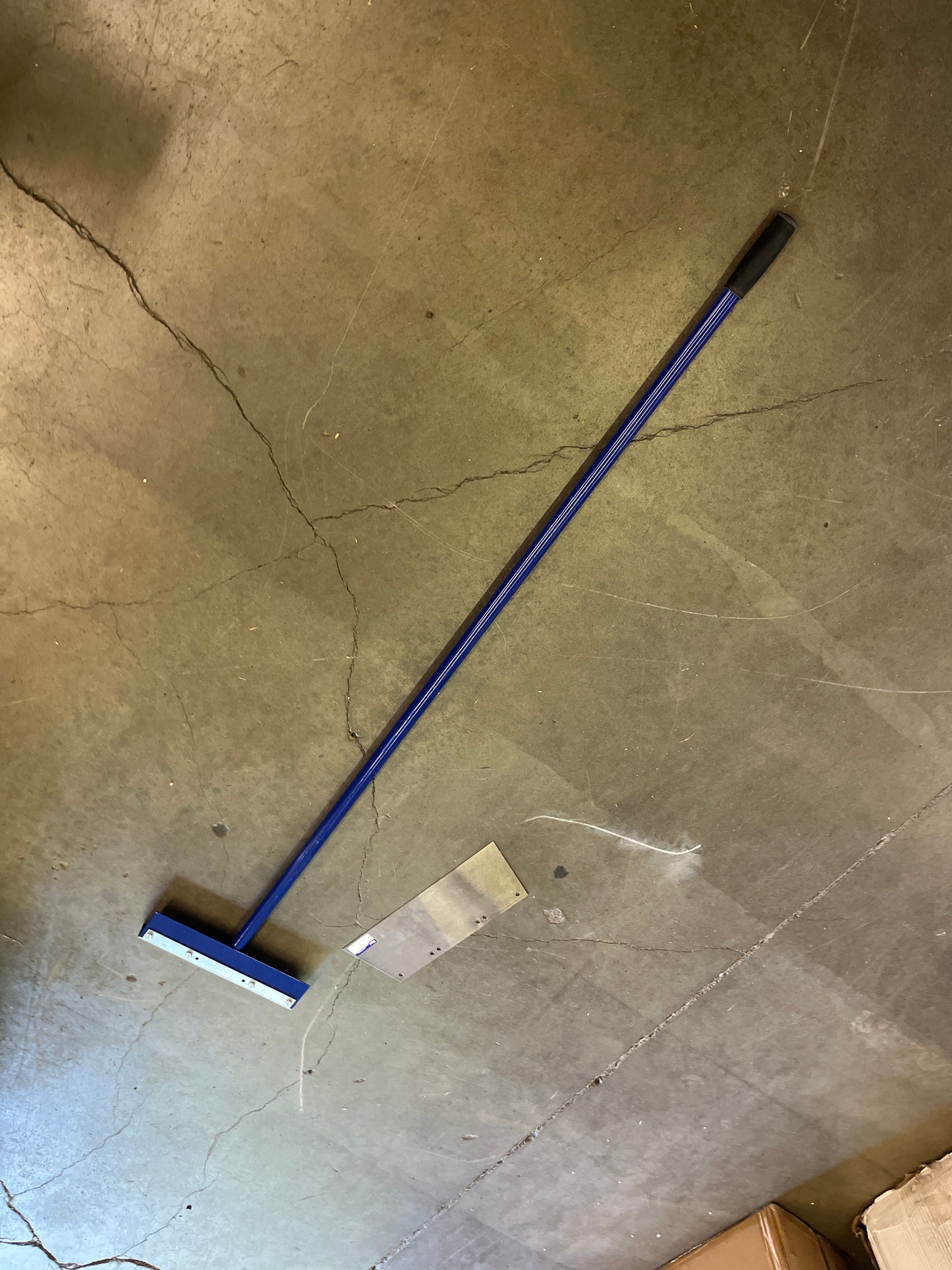 Bon Tool Floor Scraper 14" Wide Heavy Duty - Retail $38