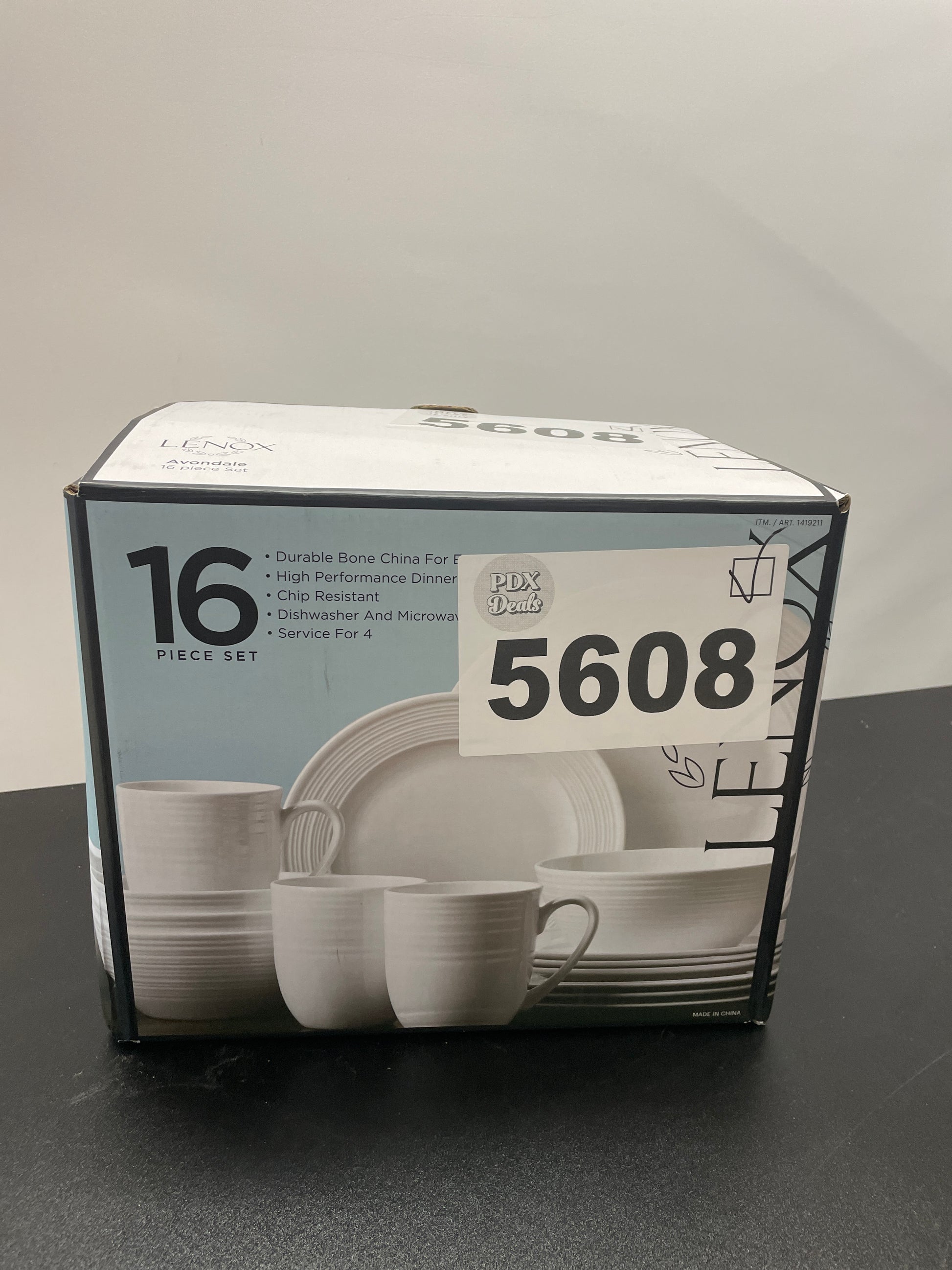 LENOX 16PC DINNERWARE - Retail $49