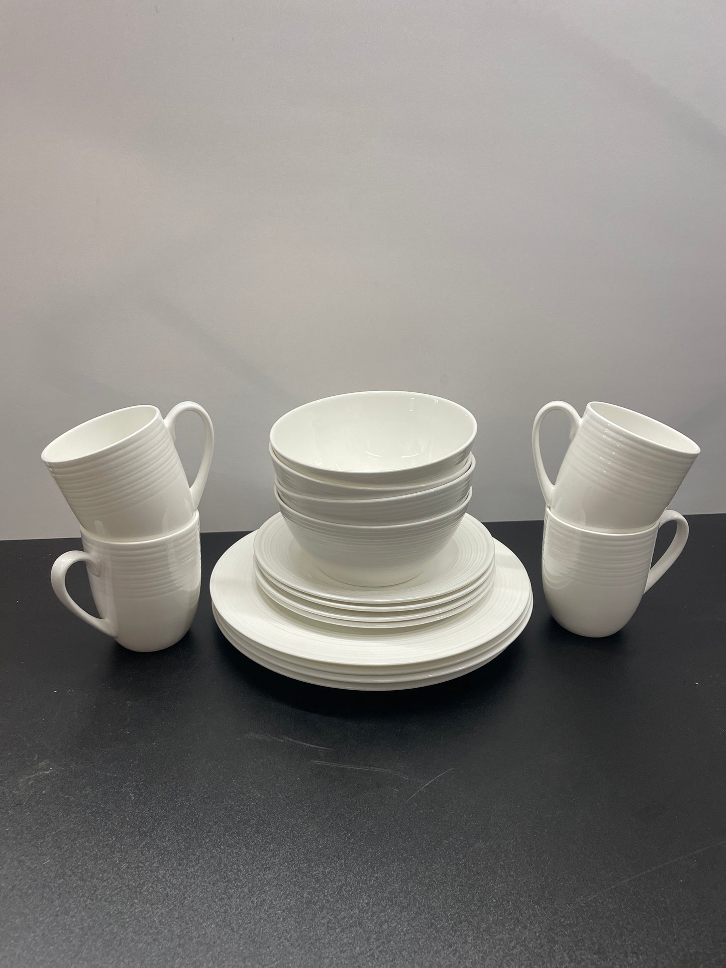 LENOX 16PC DINNERWARE - Retail $49