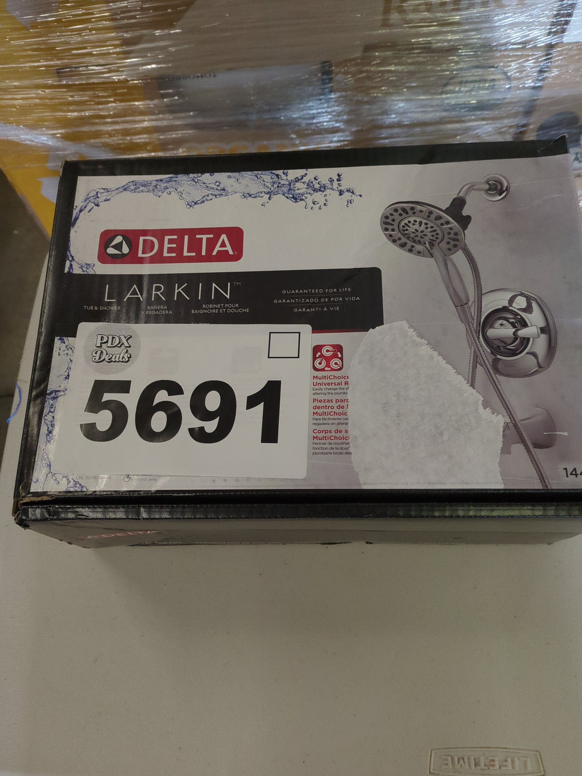 DELTA SHOWER AND TUB KIT - Retail $137