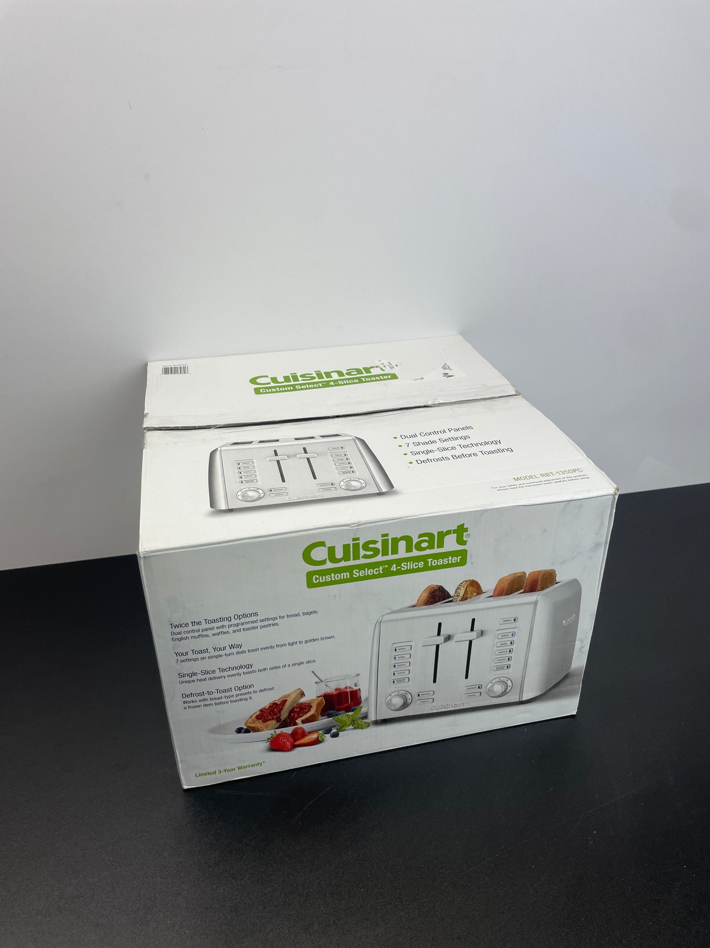 CUISINART 4-SLICE TOASTER - Retail $49
